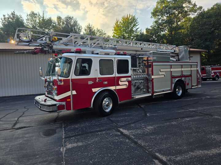 2001 E-One Quint 2000/300