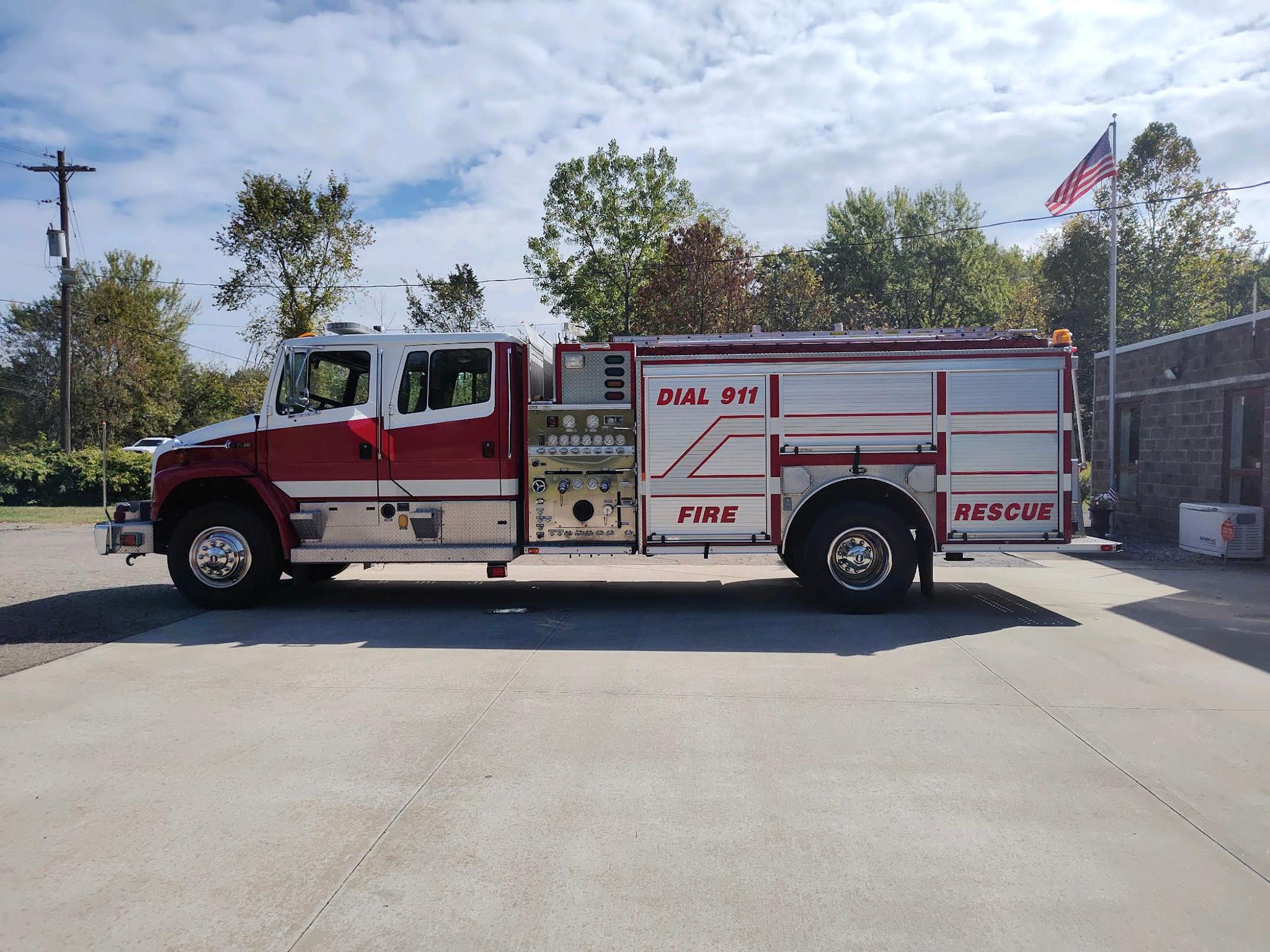 1998 Freightliner Pumper - image 2
