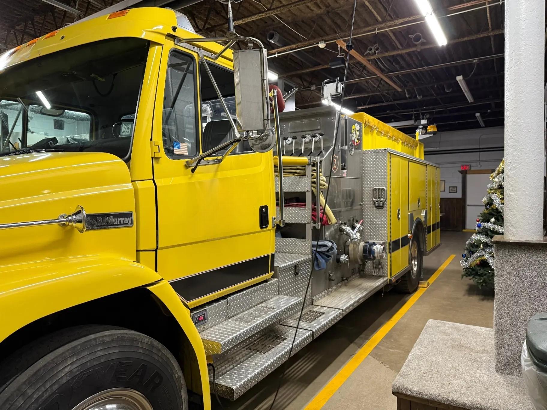1996 RD Murray Freightliner Pumper - image 2