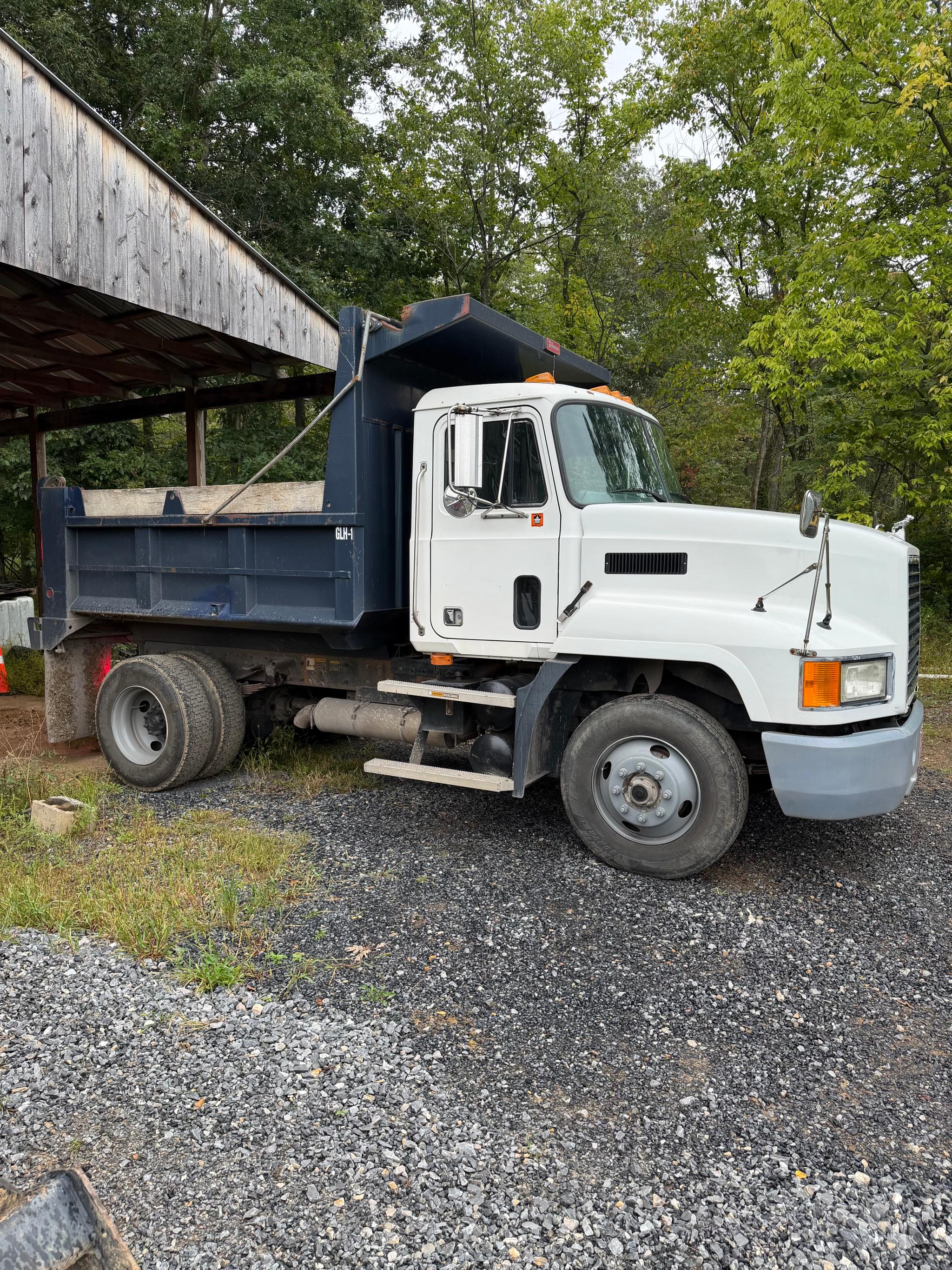 1992 Mack Dump Truck - image 1