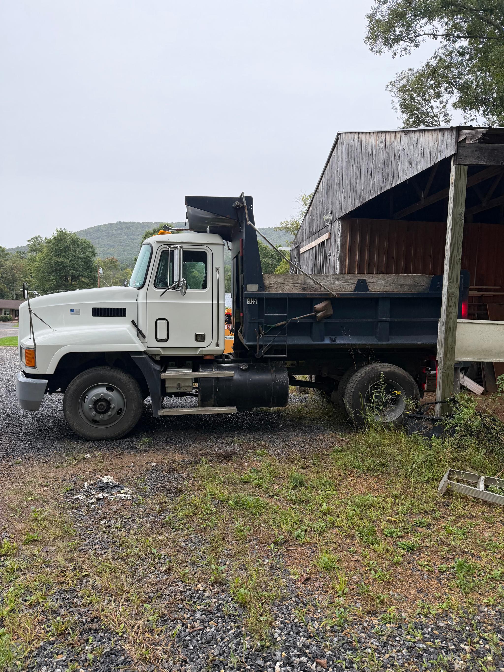 1992 Mack Dump Truck - image 3