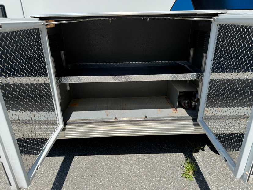 2002 LifeLine Ford Type III Ambulance — photo 7