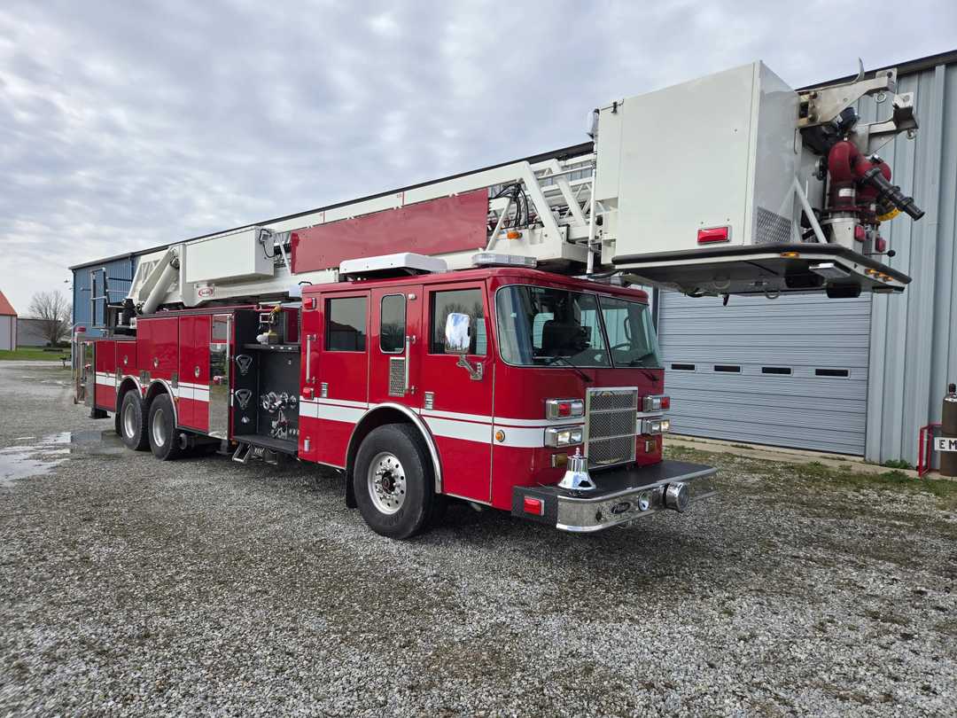 2003/2025 Refurbished Pierce 100FT Platform