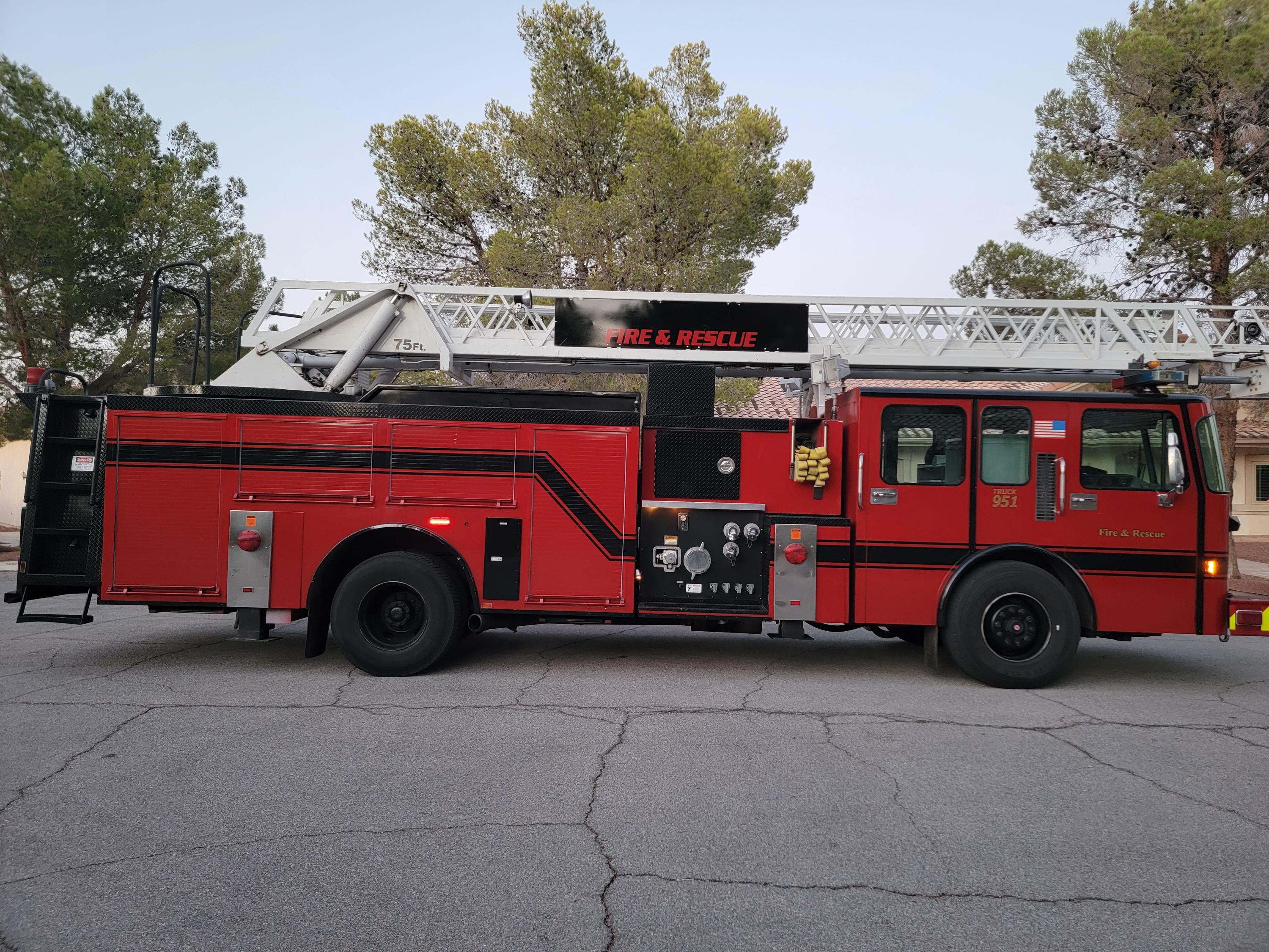 1998 Spartan Smeal 75' - image 7