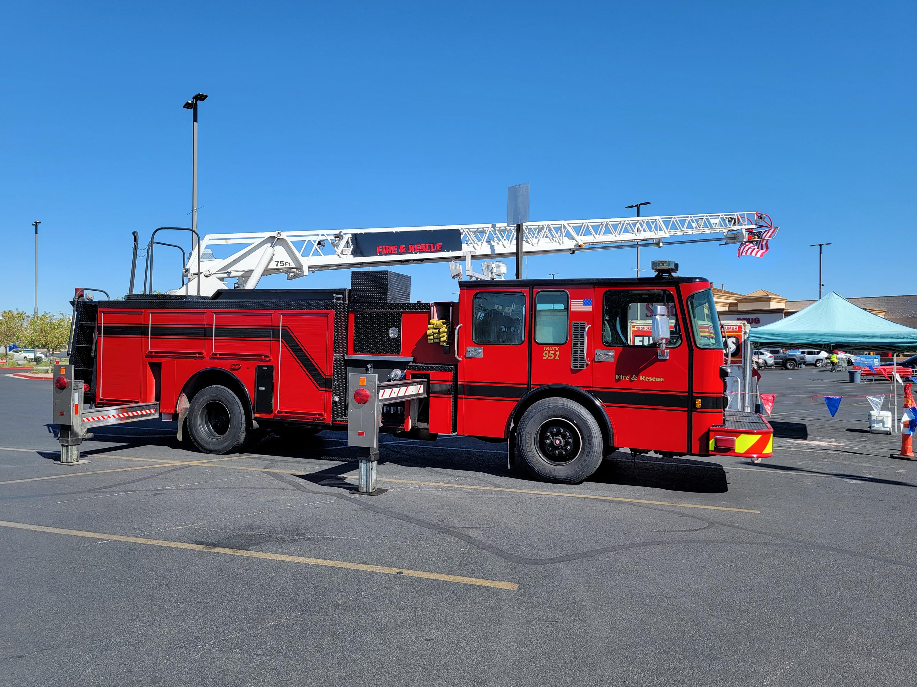 1998 Spartan Smeal 75' - image 25