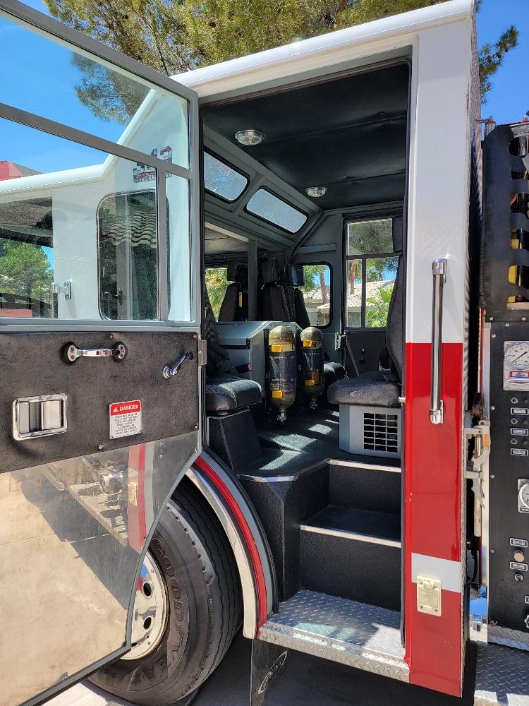 1998 Pierce Saber Pumper - image 9