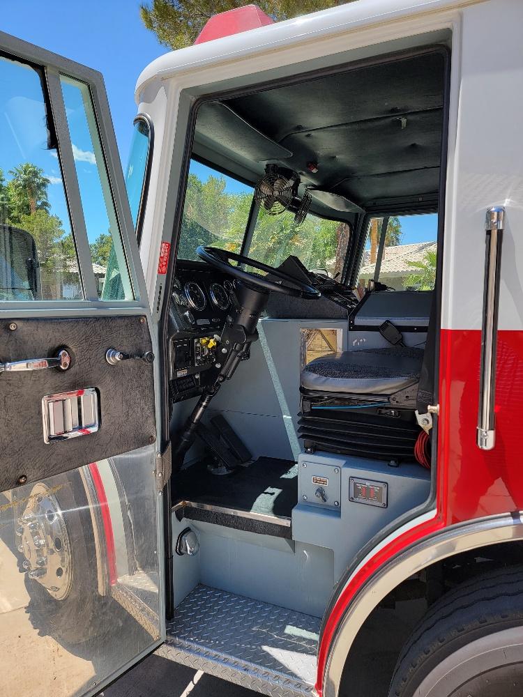 1998 Pierce Saber Pumper - image 8