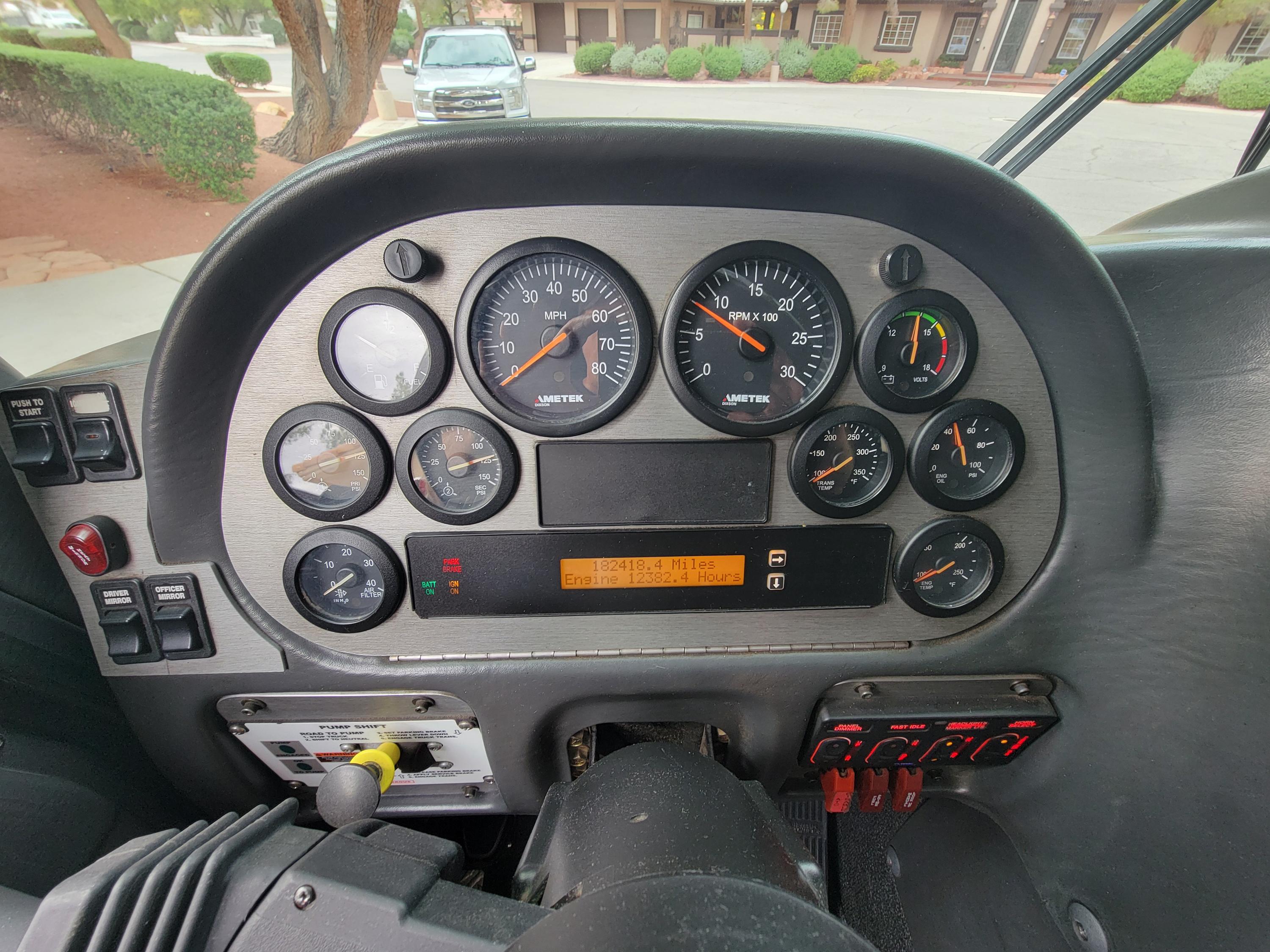 2008 KME Predator - image 11