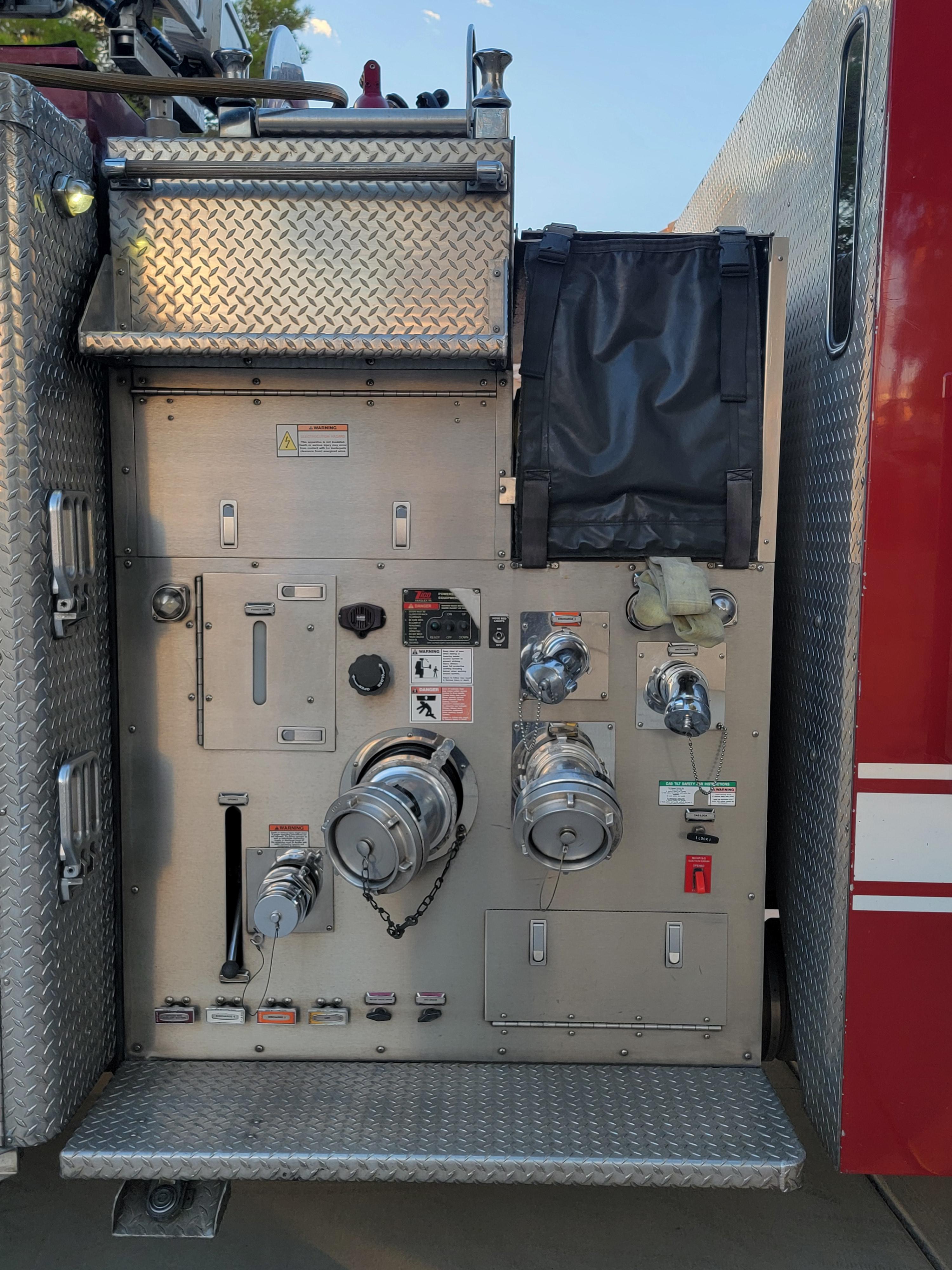2008 KME Predator - image 35