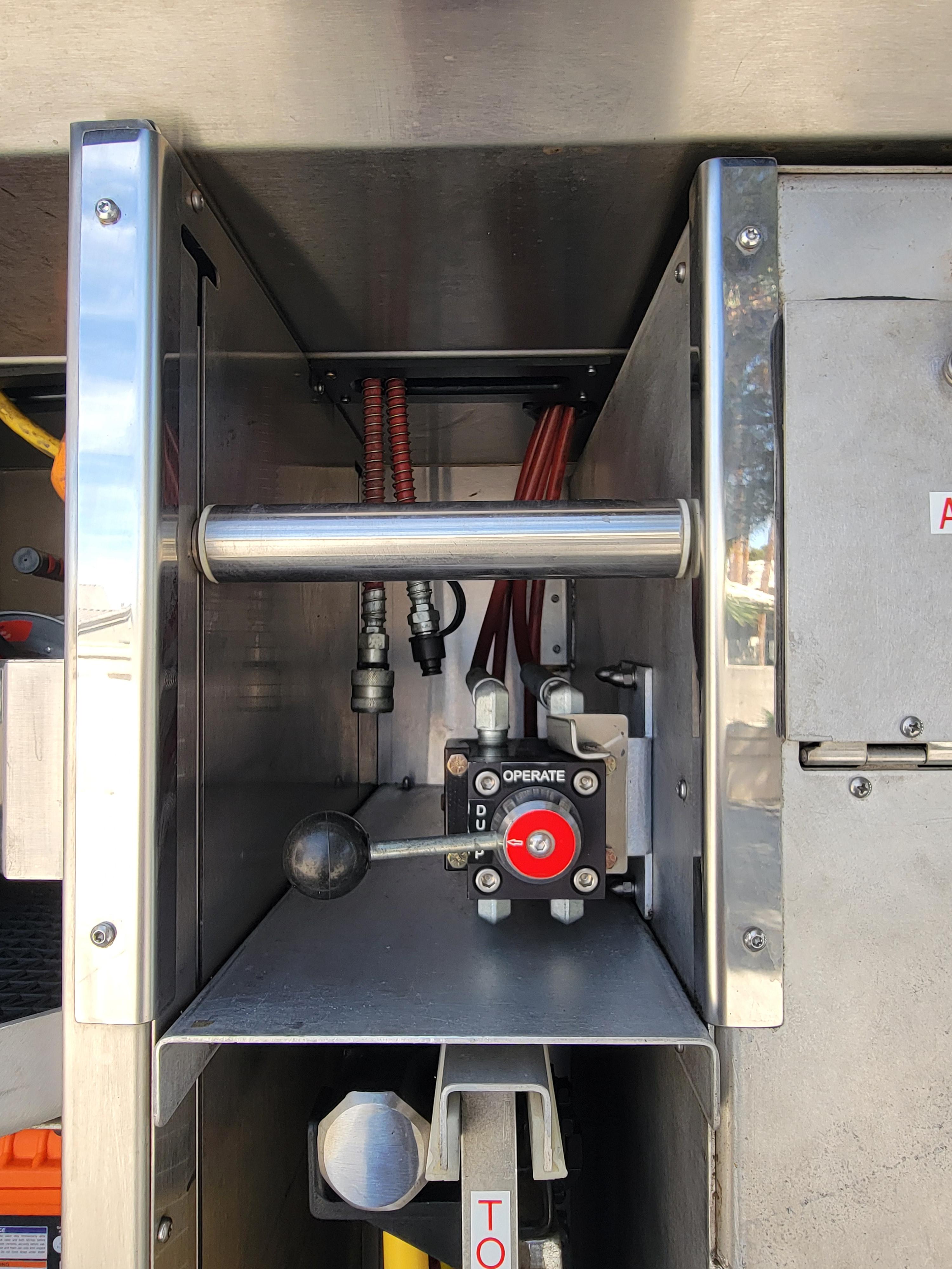 2010 Pierce Velocity Rescue Pumper - image 36