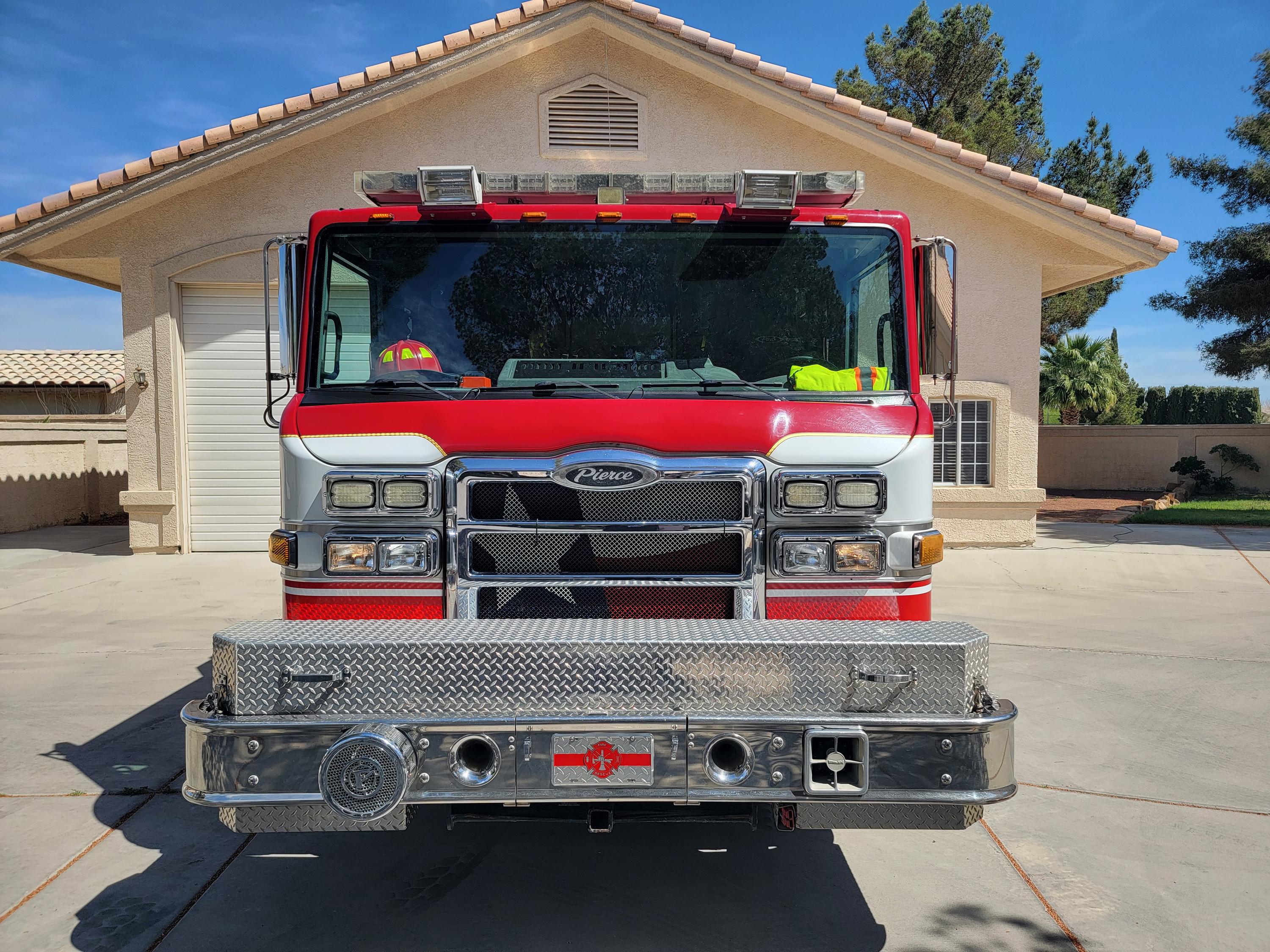 2010 Pierce Velocity Rescue Pumper - image 2