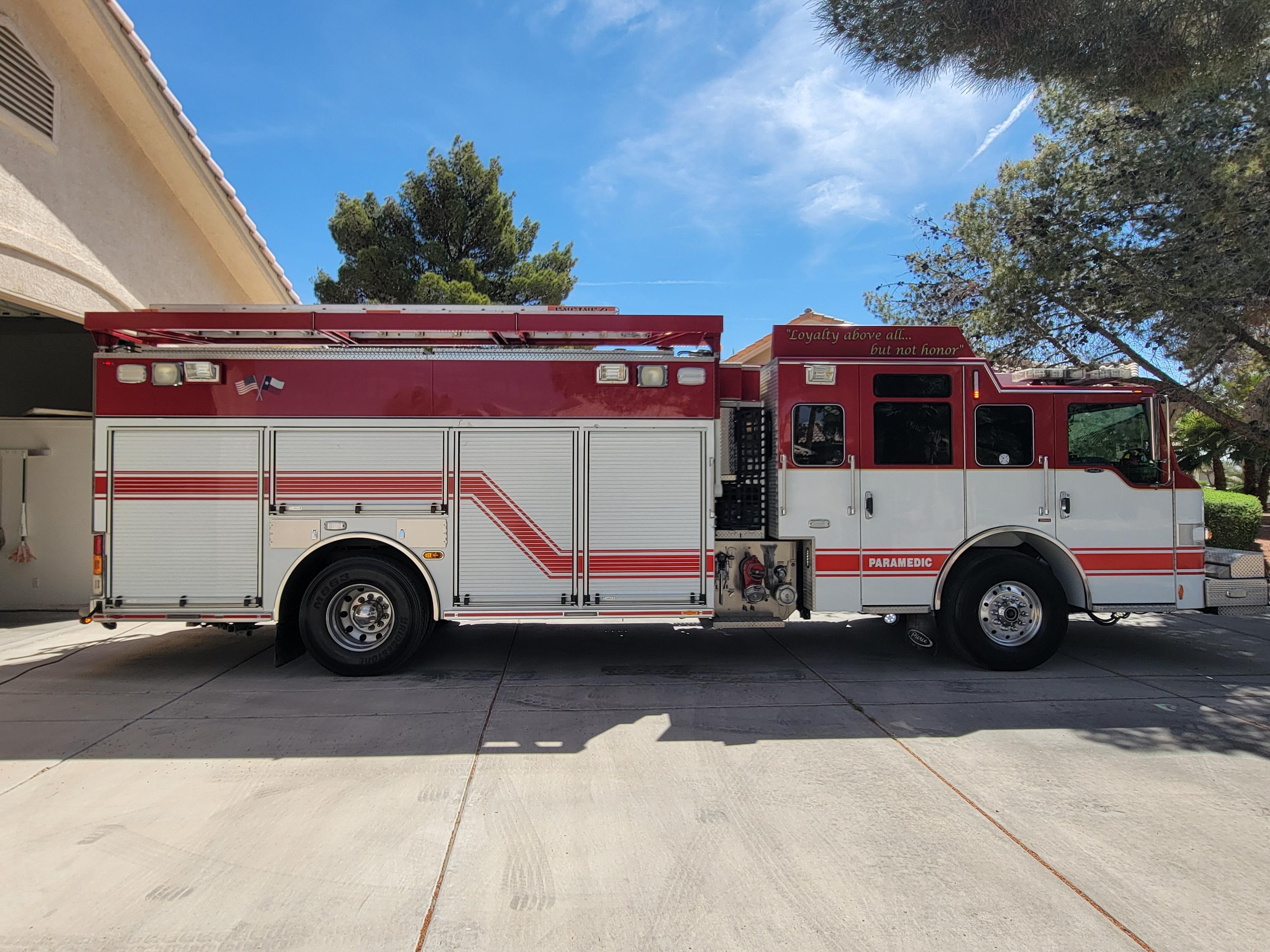 2010 Pierce Velocity Rescue Pumper - image 5