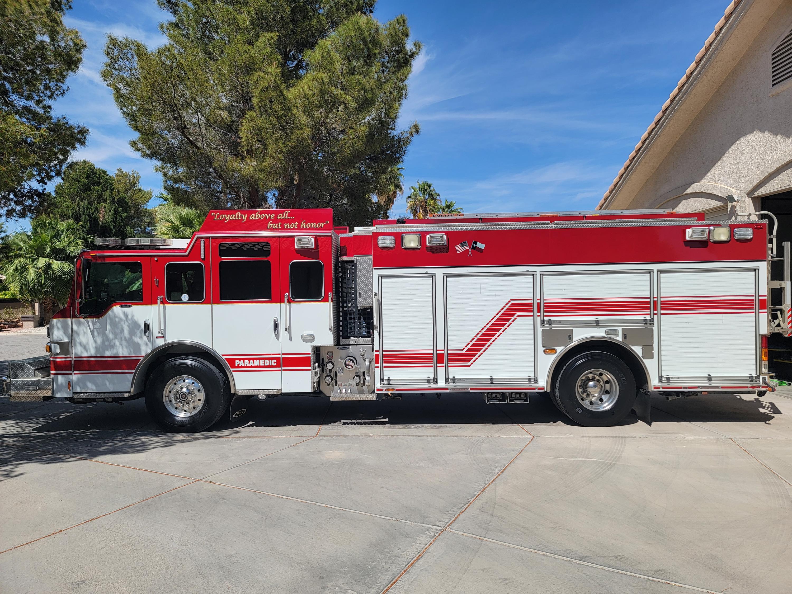 2010 Pierce Velocity Rescue Pumper - image 3