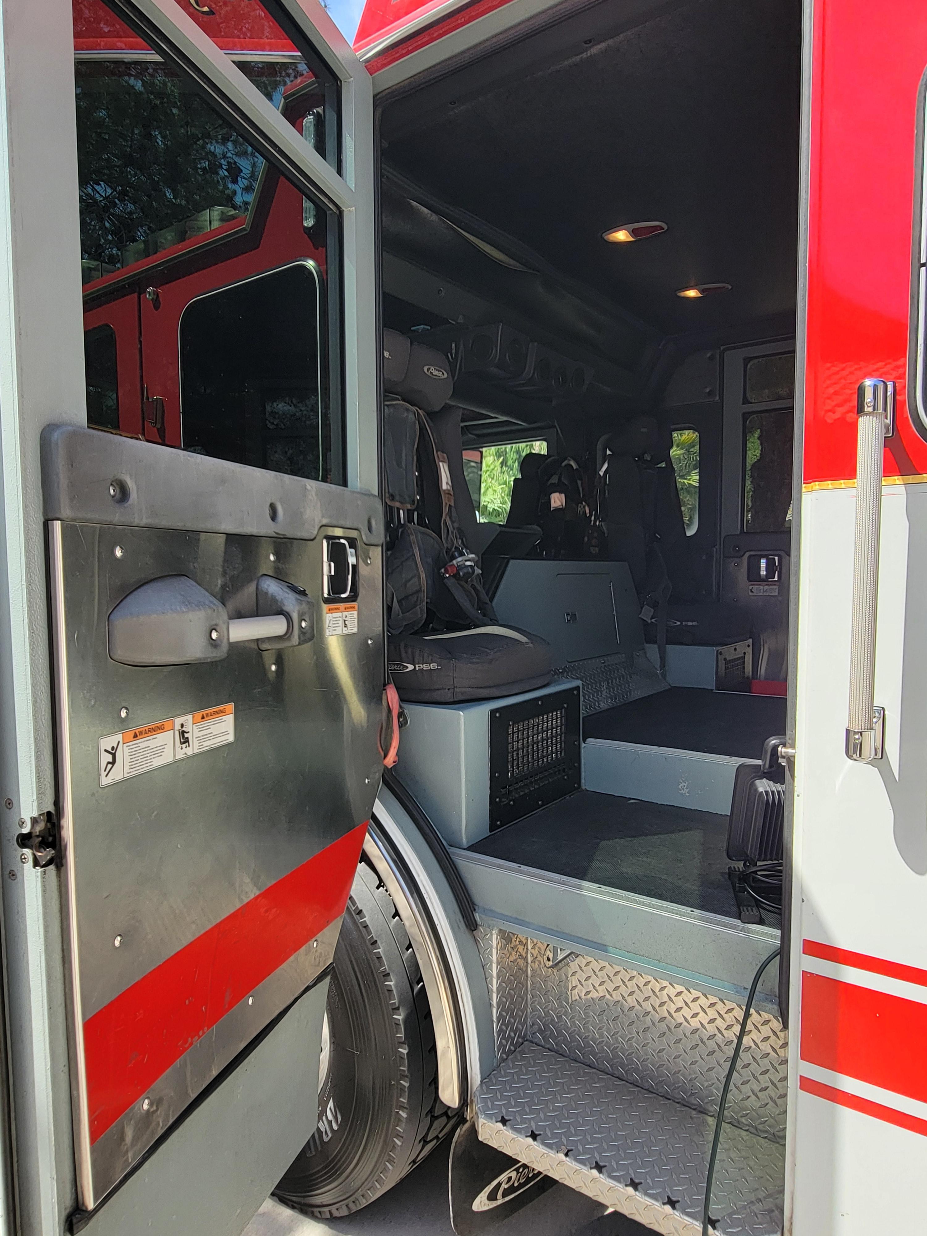 2010 Pierce Velocity Rescue Pumper - image 49