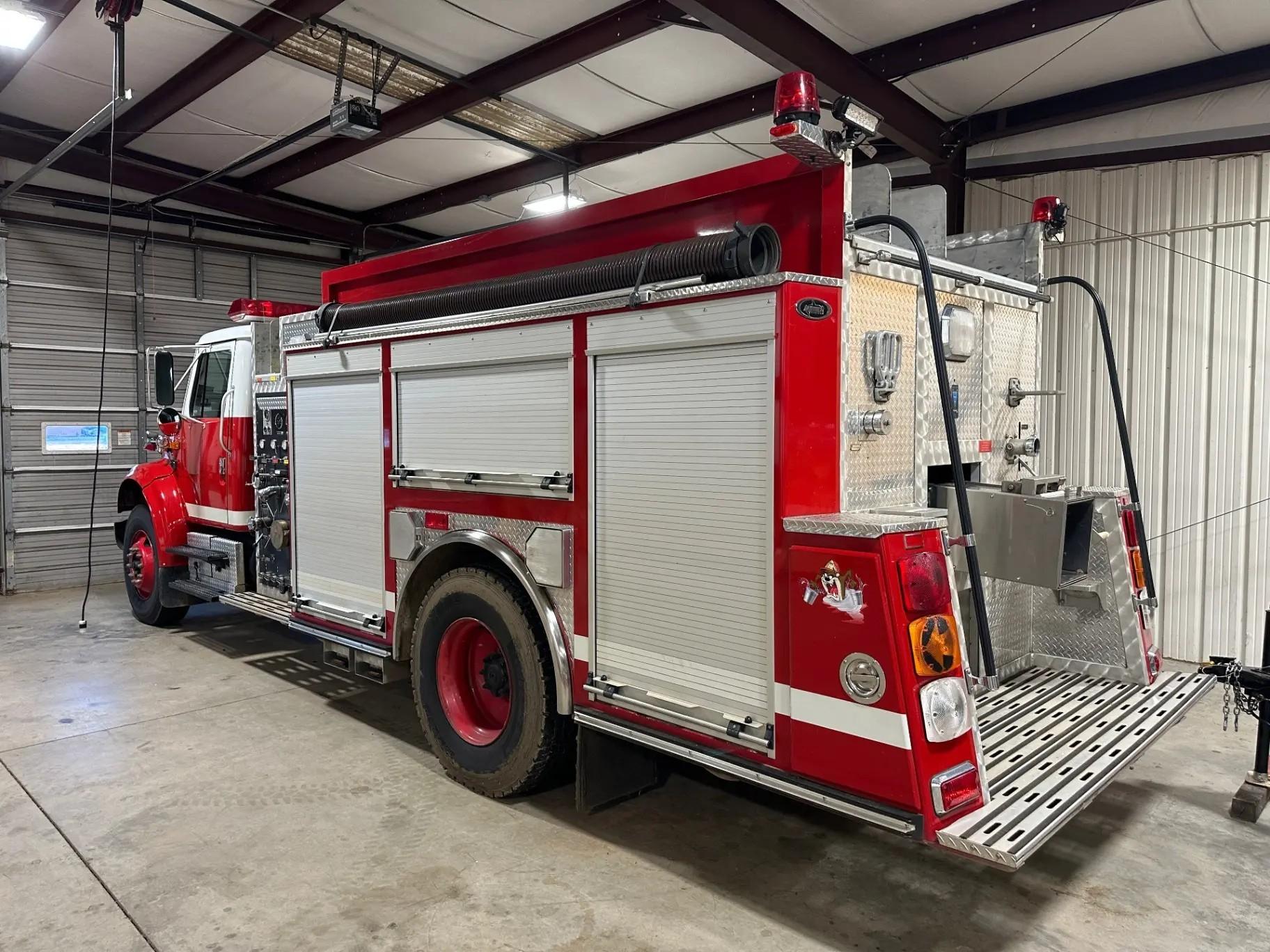 2001 International Pumper Tanker - image 7