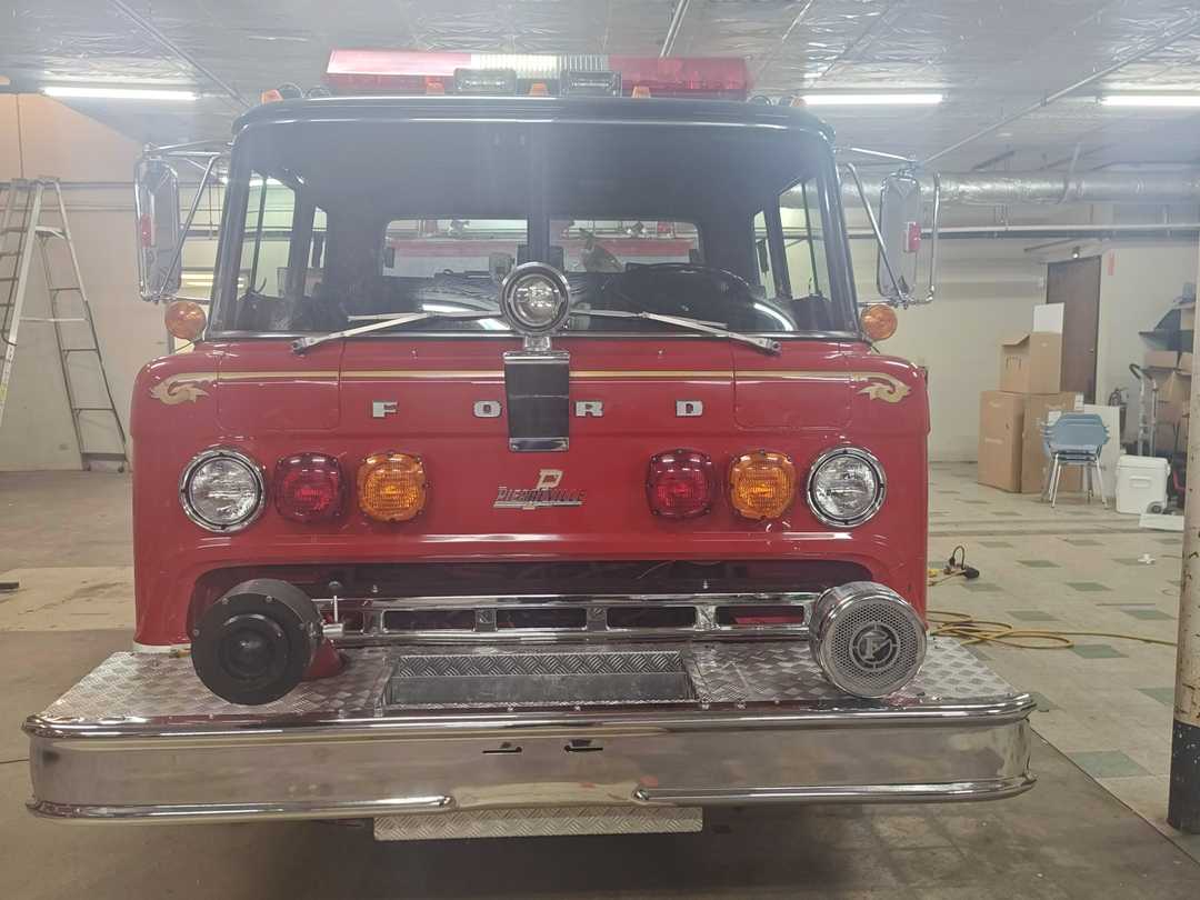 Pierreville  Ford C8000 1984