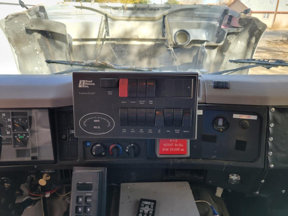 1995 International 4700 Type I Ambulance - image 16
