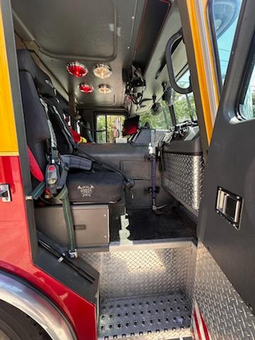 2005 E-One Typhoon Rescue Pumper - image 6