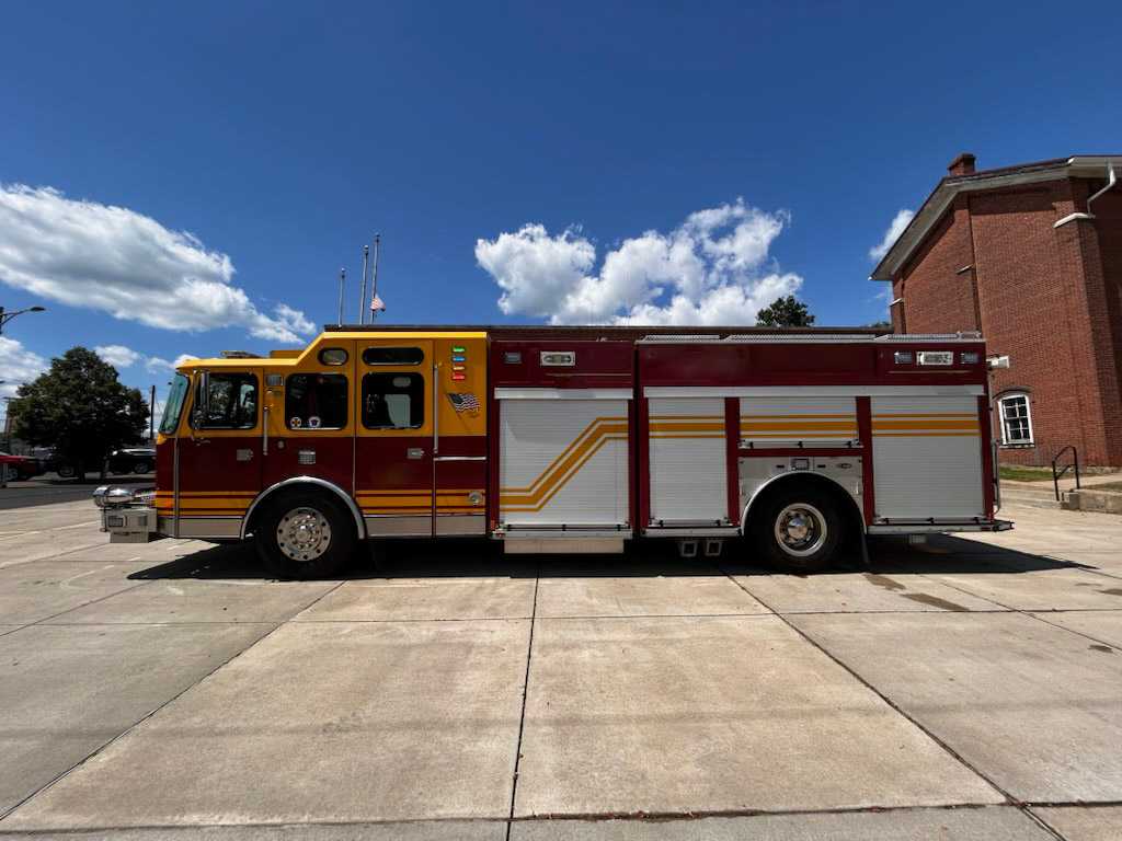 2005 E-One Typhoon Rescue Pumper