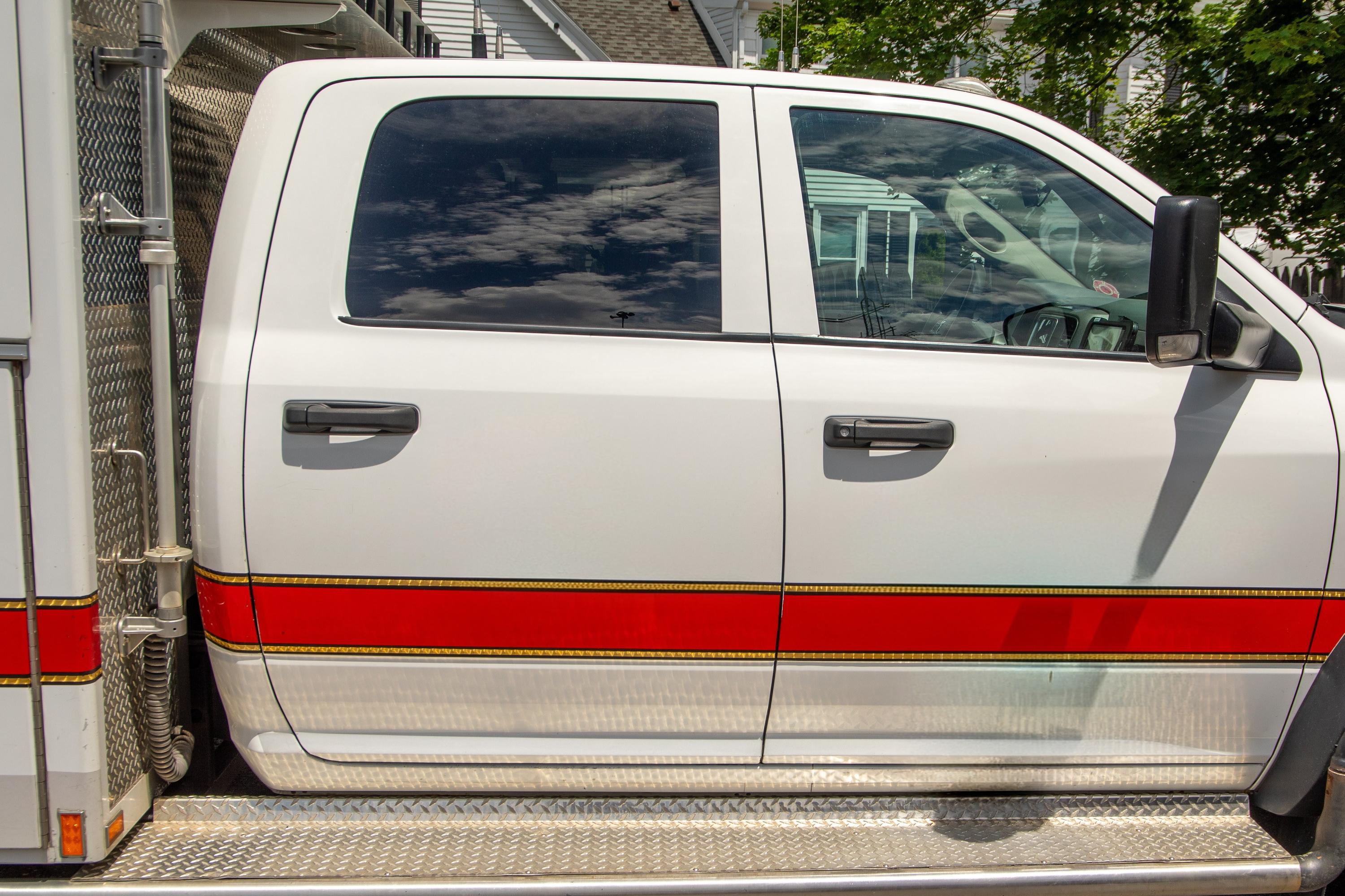 2015 Ram 5500 4x4 Mini Rescue - image 40