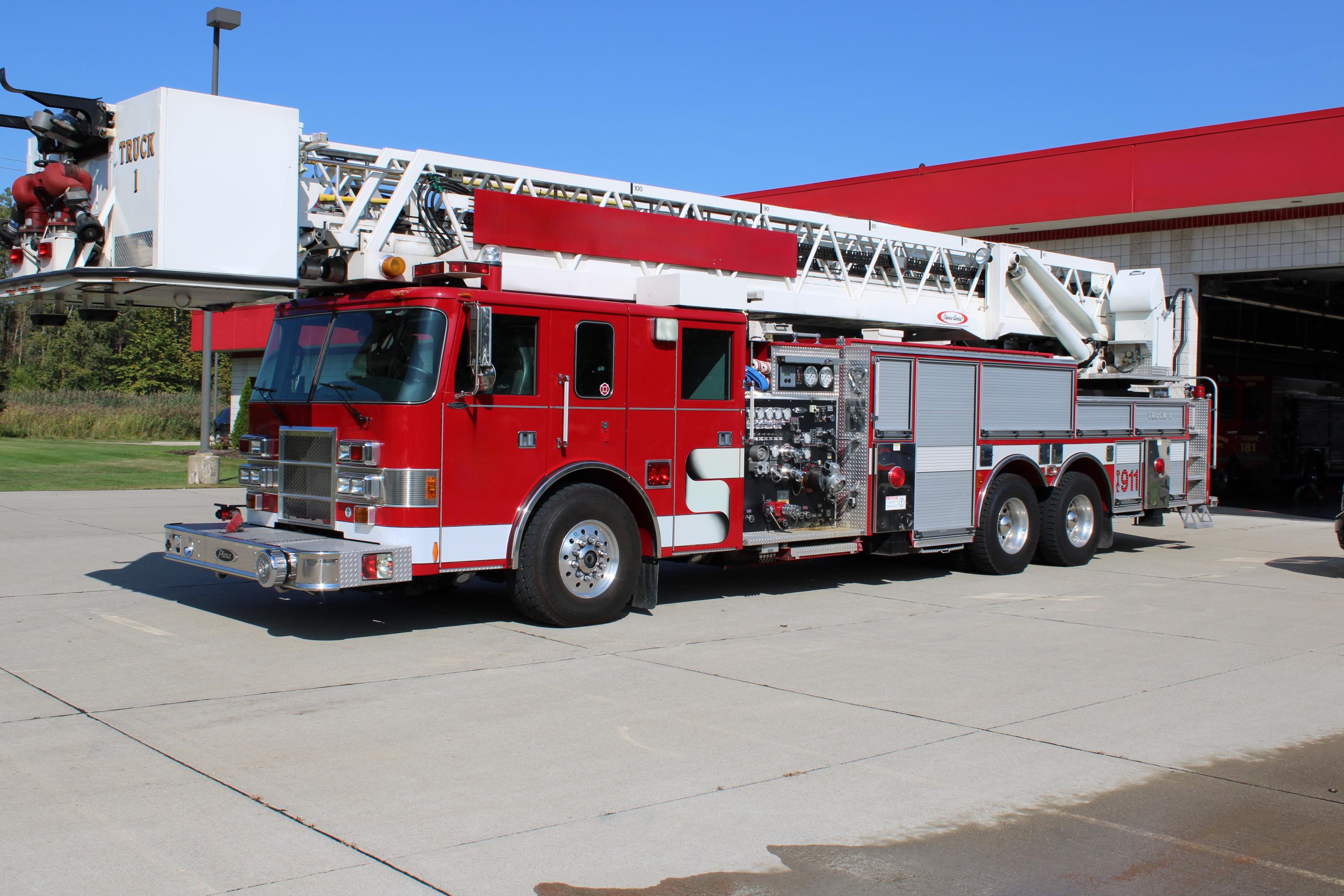 2000 Pierce Lance 100' Aerial Ladder (2000/200) - image 15