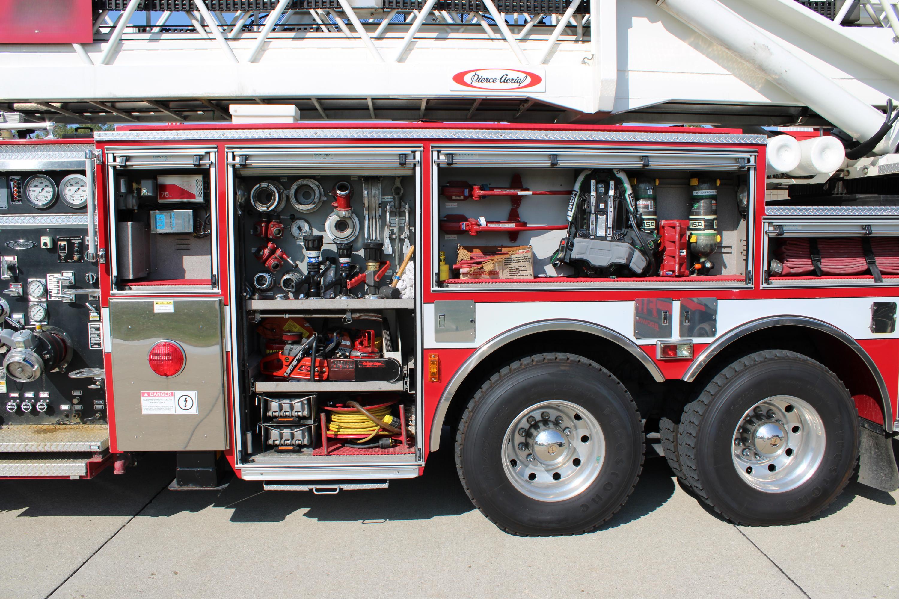 2000 Pierce Lance 100' Aerial Ladder (2000/200) - image 4