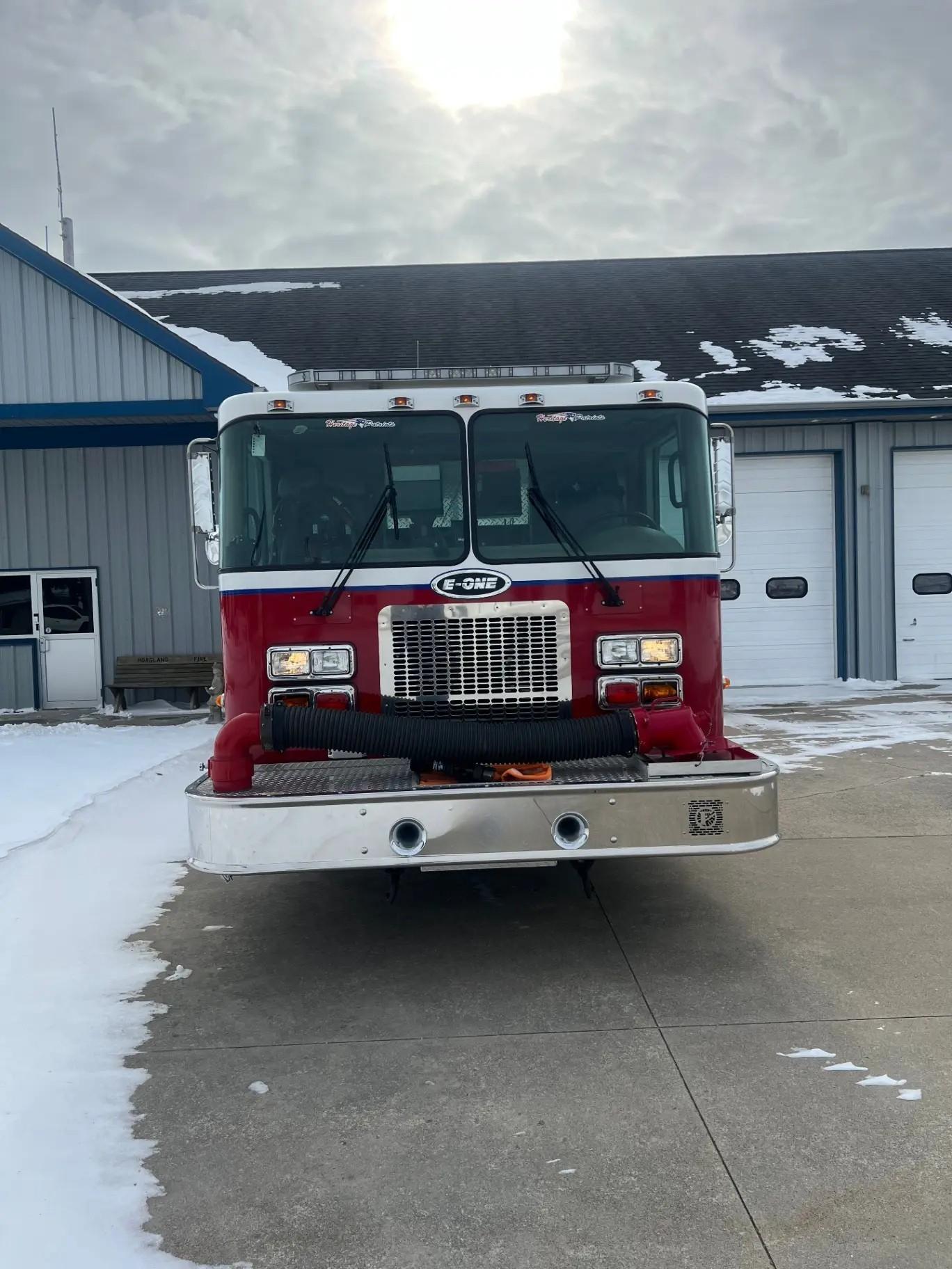 2001 E-One Pumper - image 3