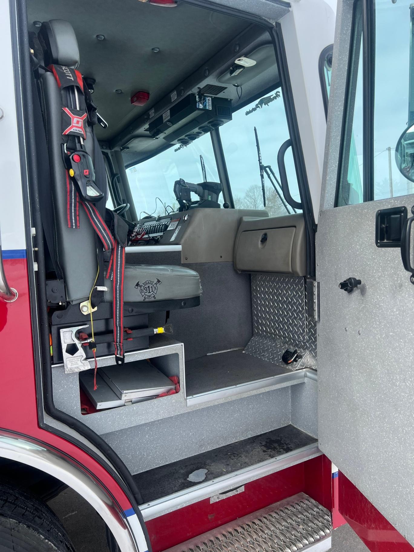 2001 E-One Pumper - image 14