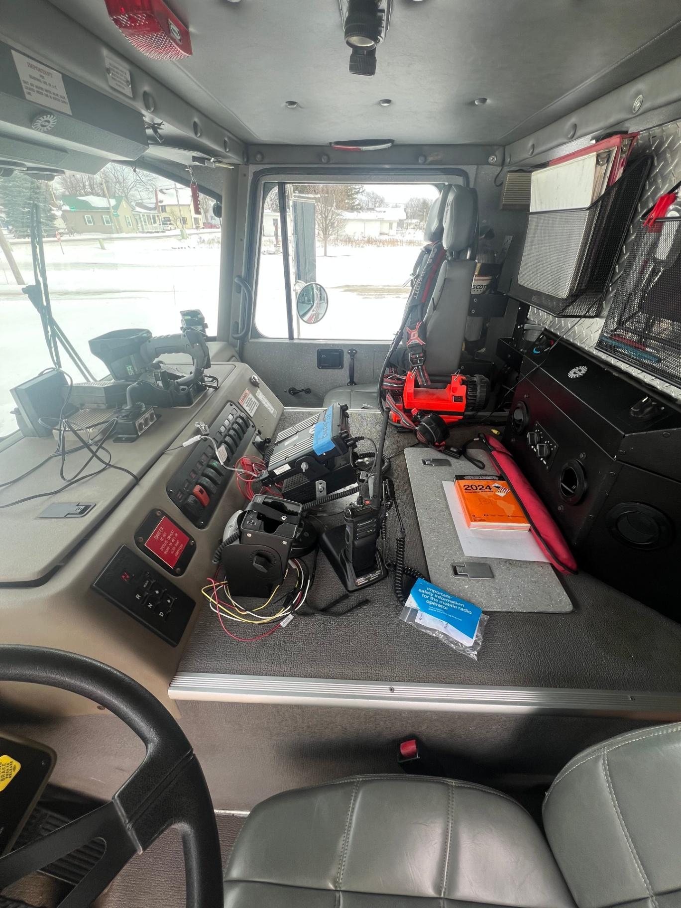 2001 E-One Pumper - image 12