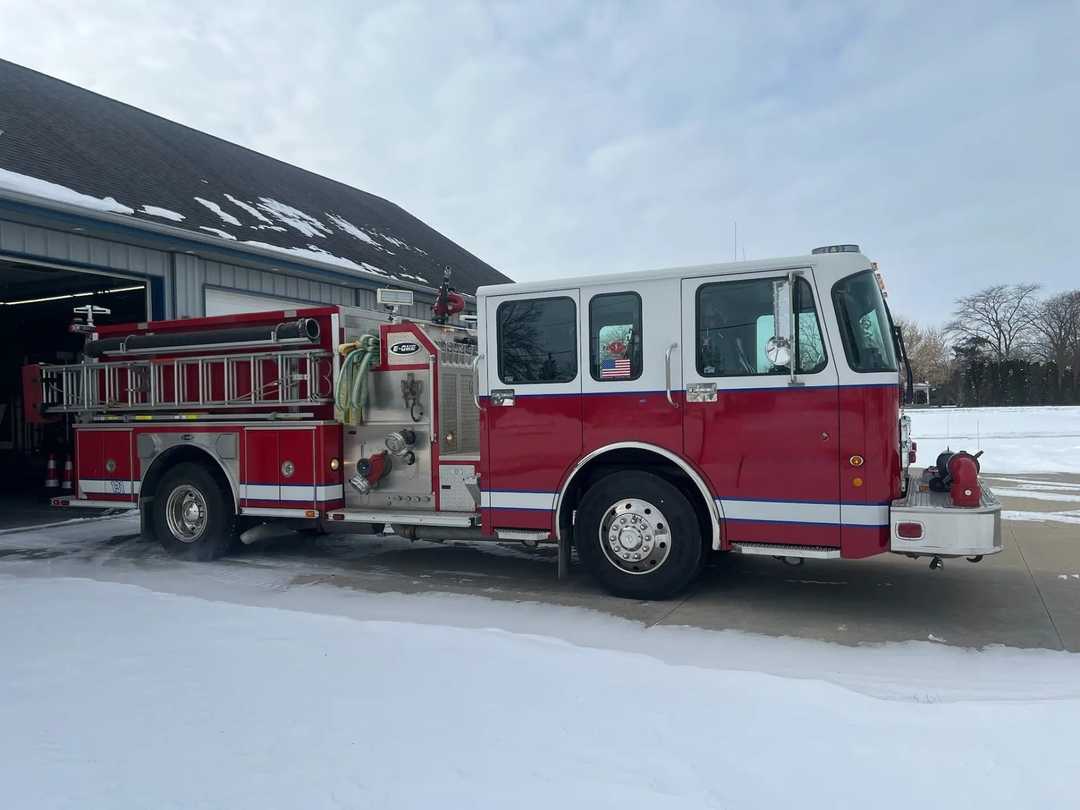 2001 E-One Pumper