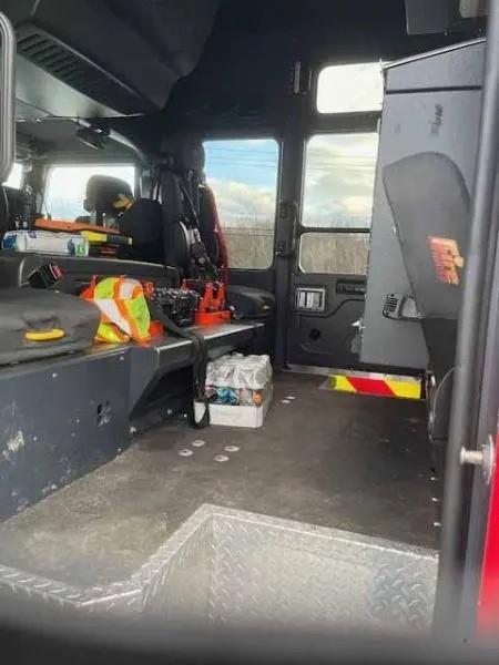 2009 KME Predator 4x4 Heavy Rescue - image 34