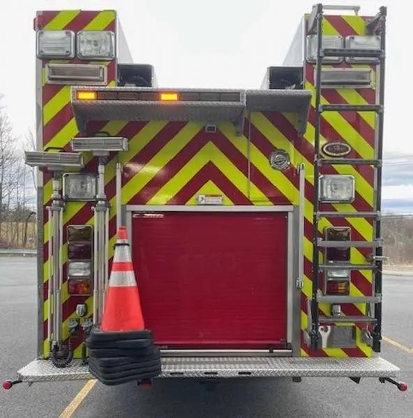 2009 KME Predator 4x4 Heavy Rescue - image 14