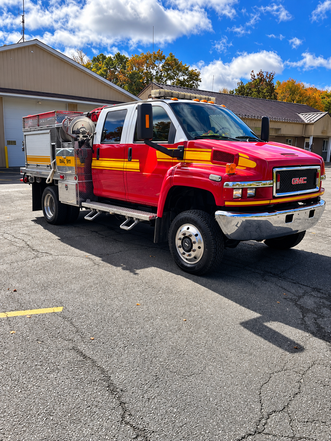 2009 GMC Brush Truck - image 3