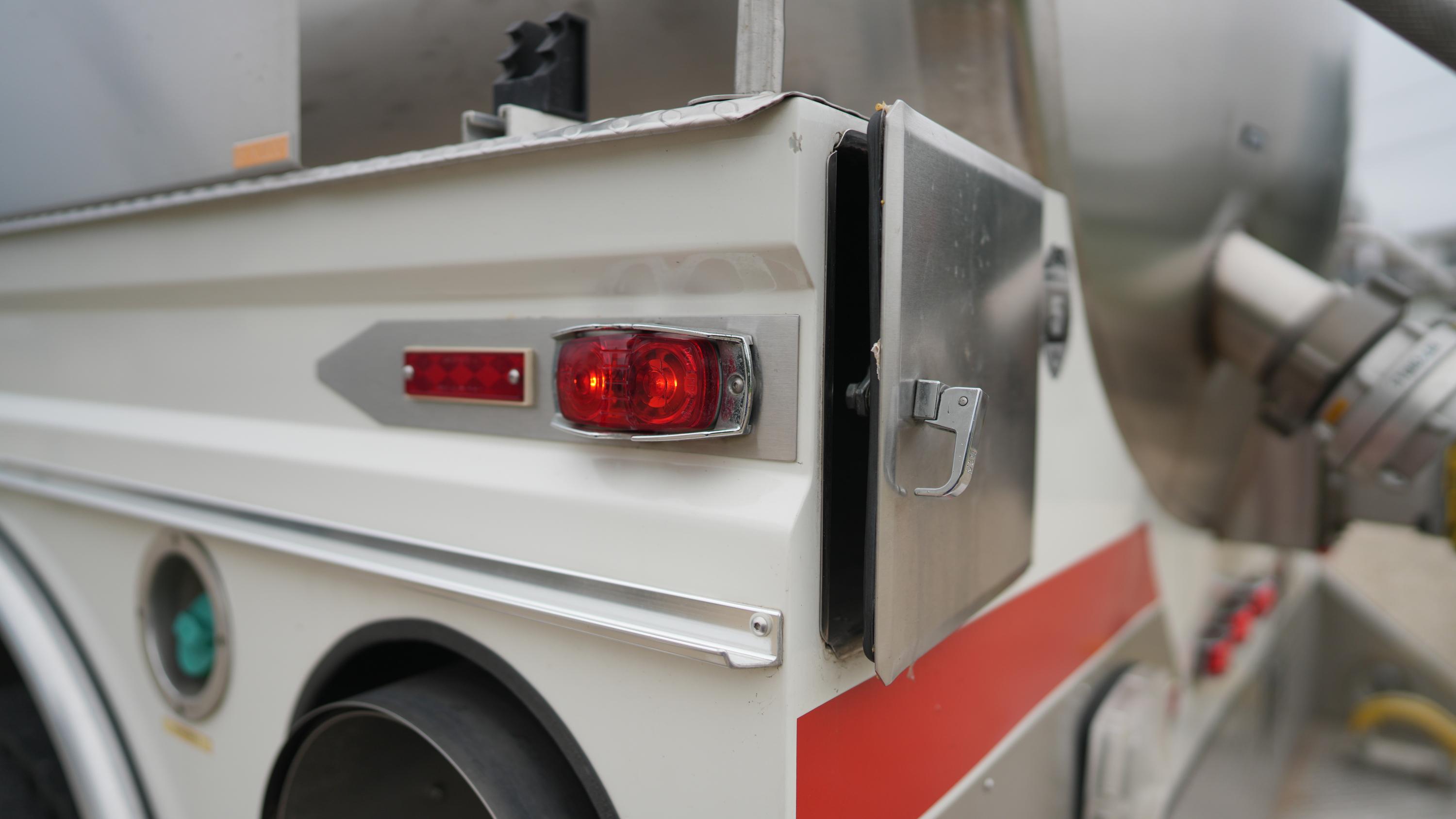 1996 S&S Mack Pumper Tanker - image 146