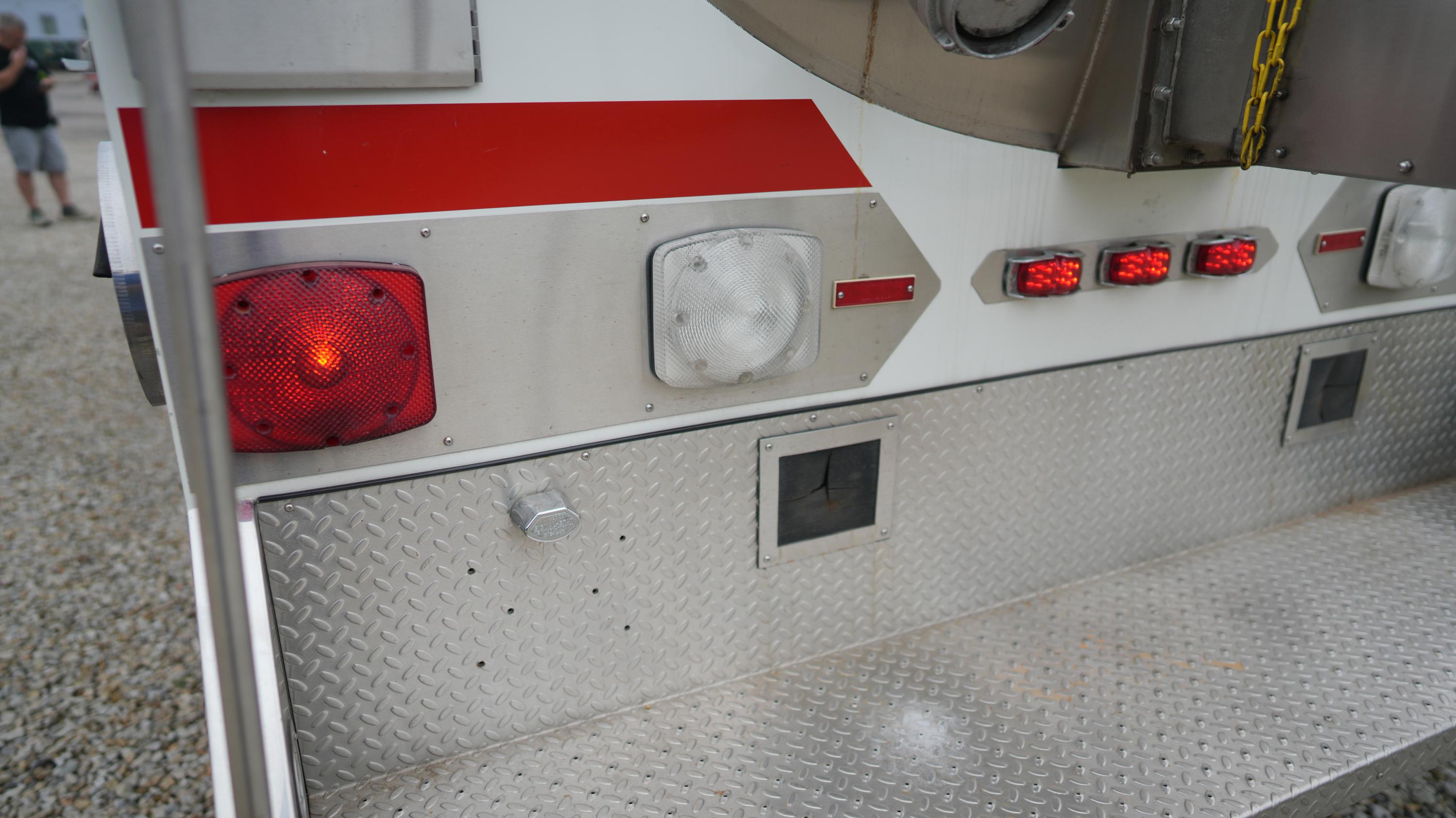 1996 S&S Mack Pumper Tanker - image 147