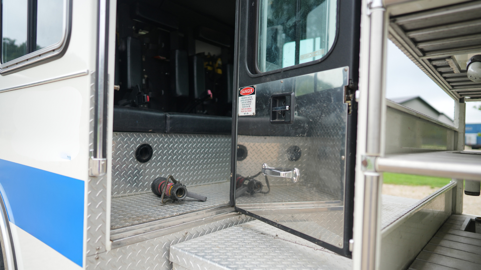 1993 Pierce Rear Door Dash Custom Pumper - image 33