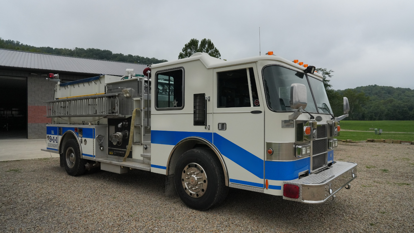 1993 Pierce Rear Door Dash Custom Pumper - image 2