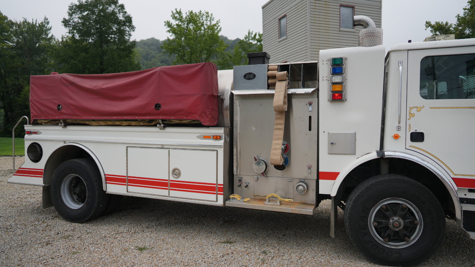 1996 S&S Mack Pumper Tanker - image 6