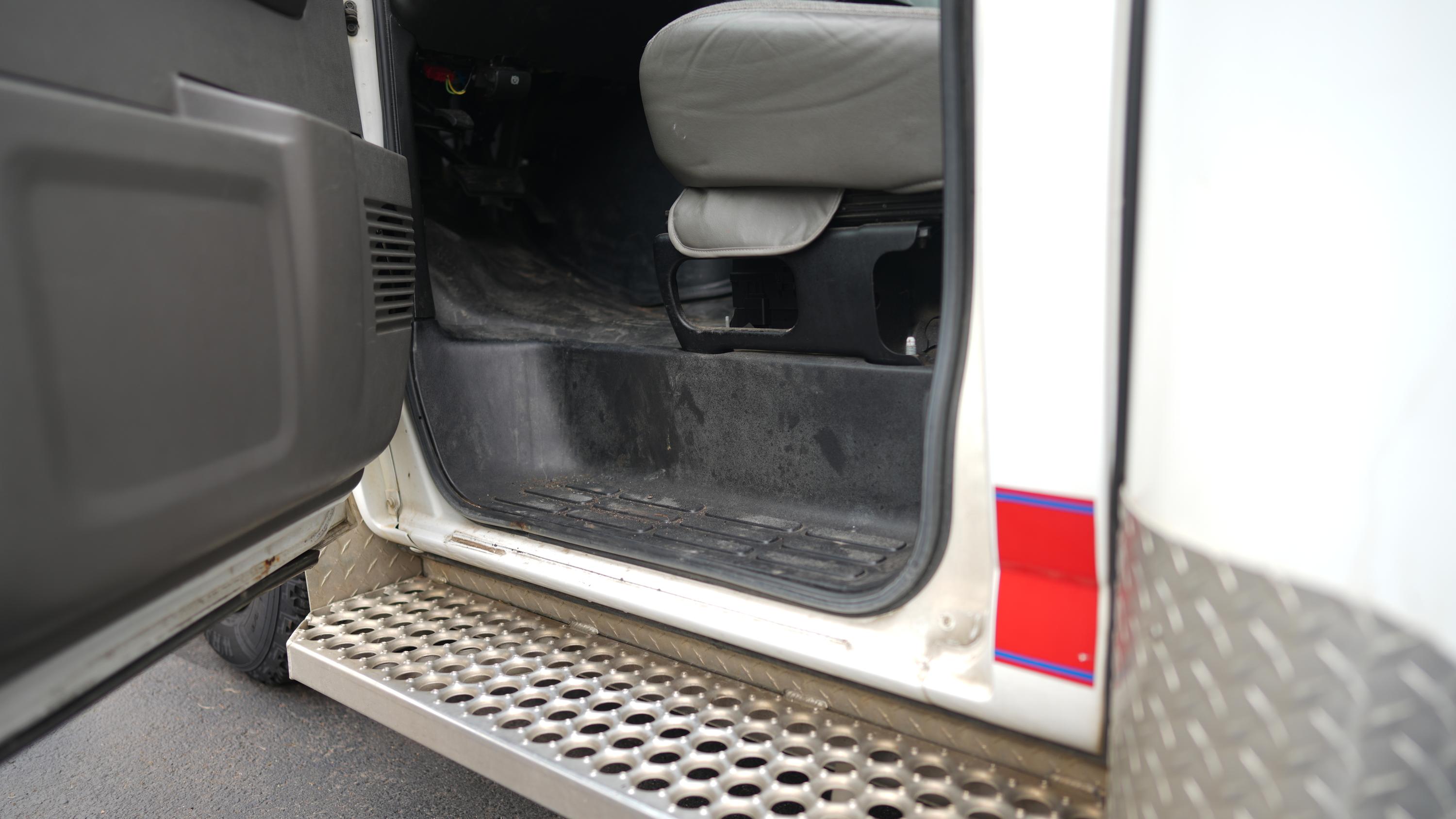 2014 Crestline Chevrolet Type III Ambulance - image 17