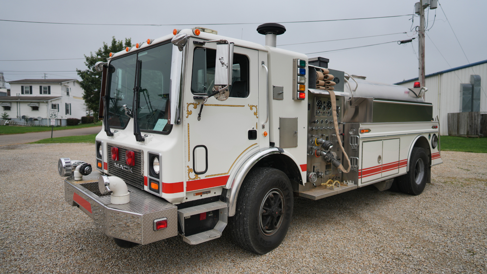 1996 S&S Mack Pumper Tanker - image 1
