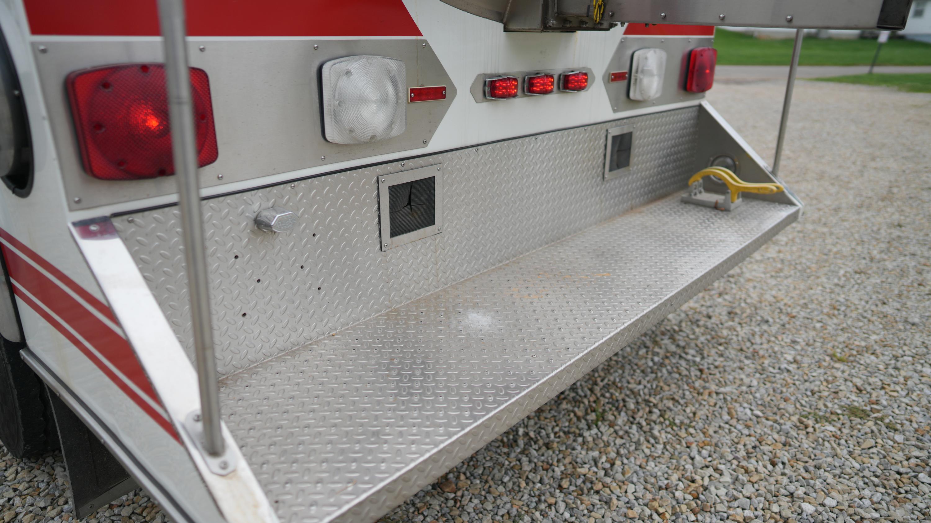 1996 S&S Mack Pumper Tanker - image 141