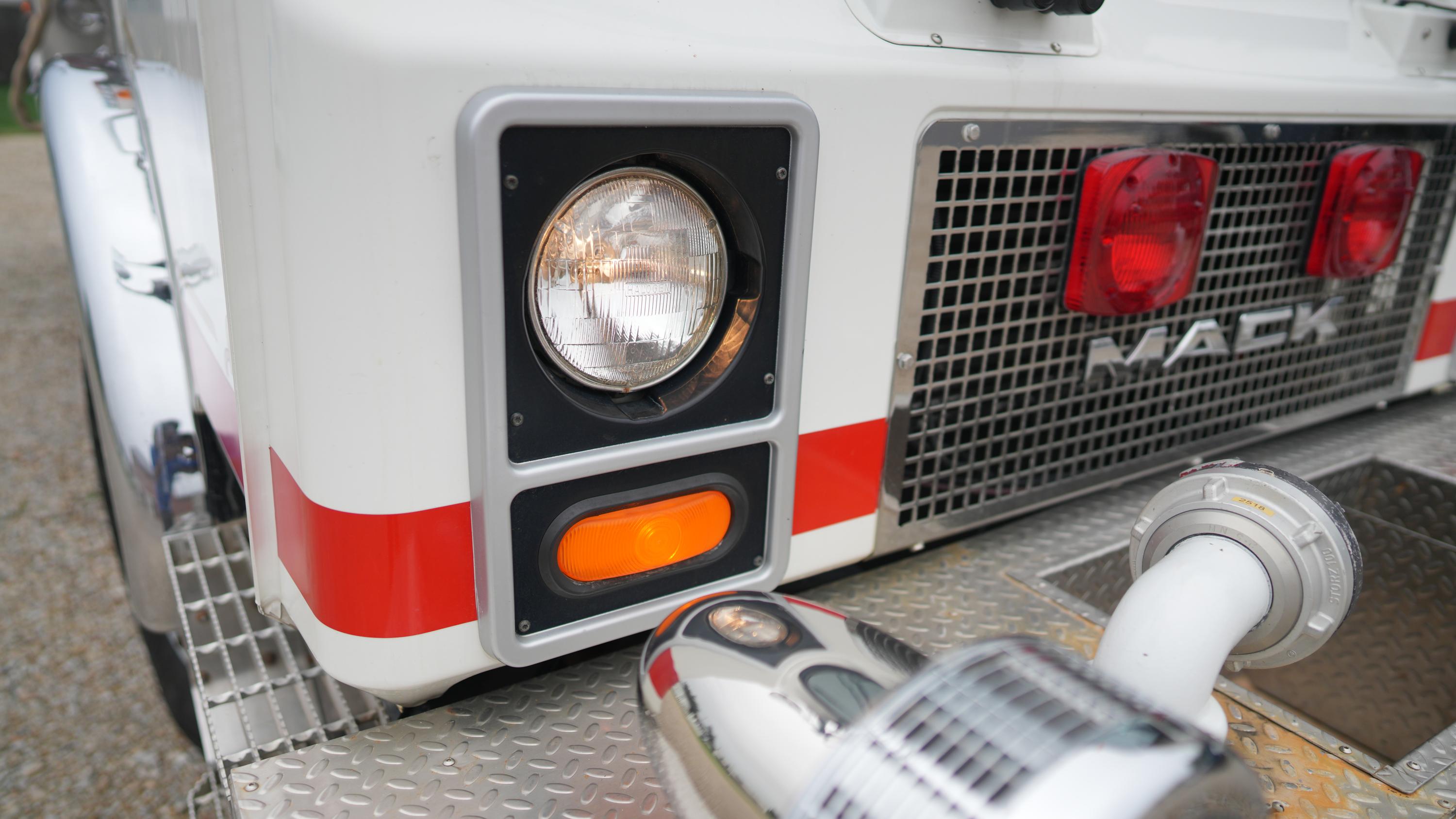 1996 S&S Mack Pumper Tanker - image 170