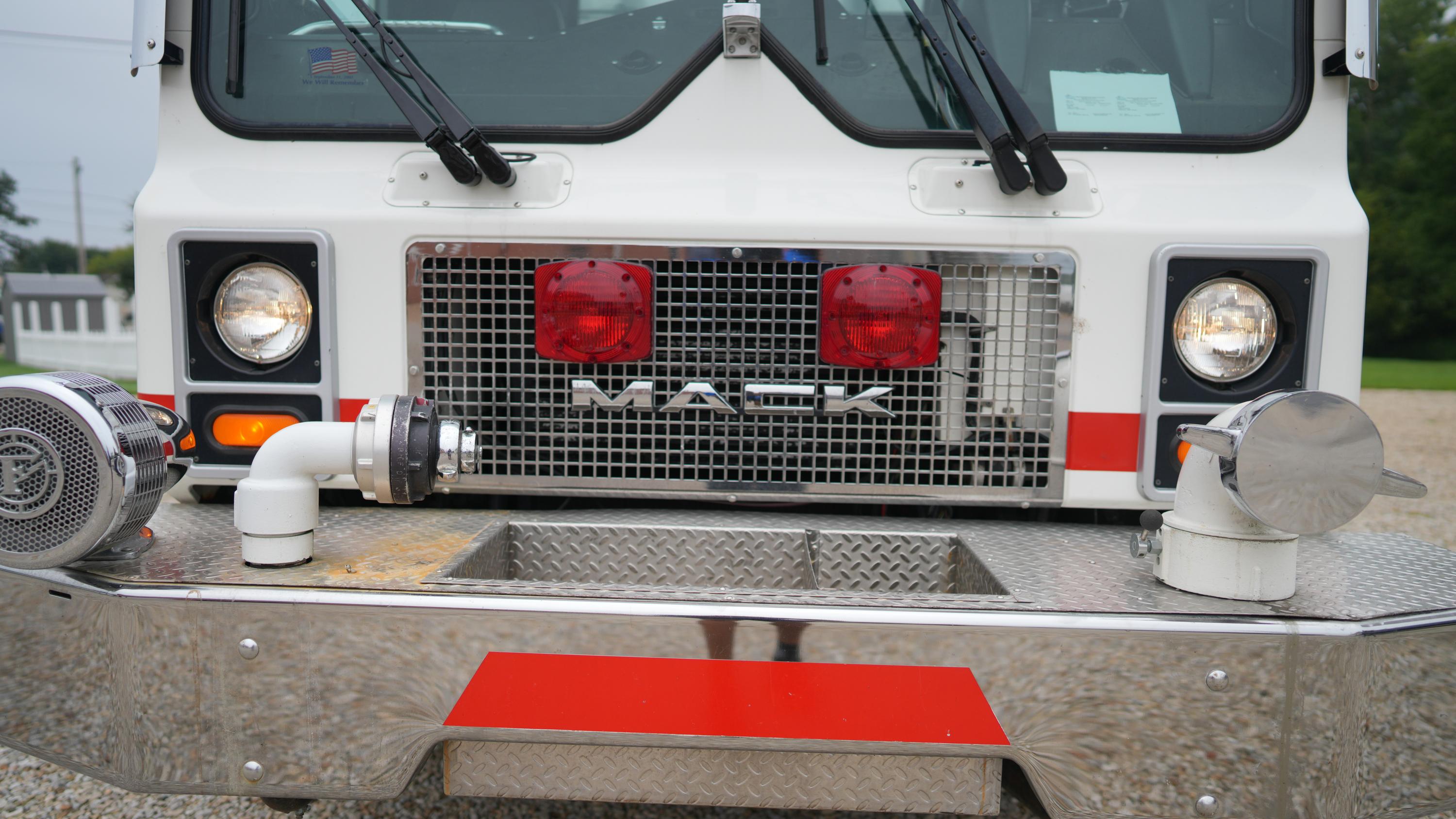 1996 S&S Mack Pumper Tanker - image 174