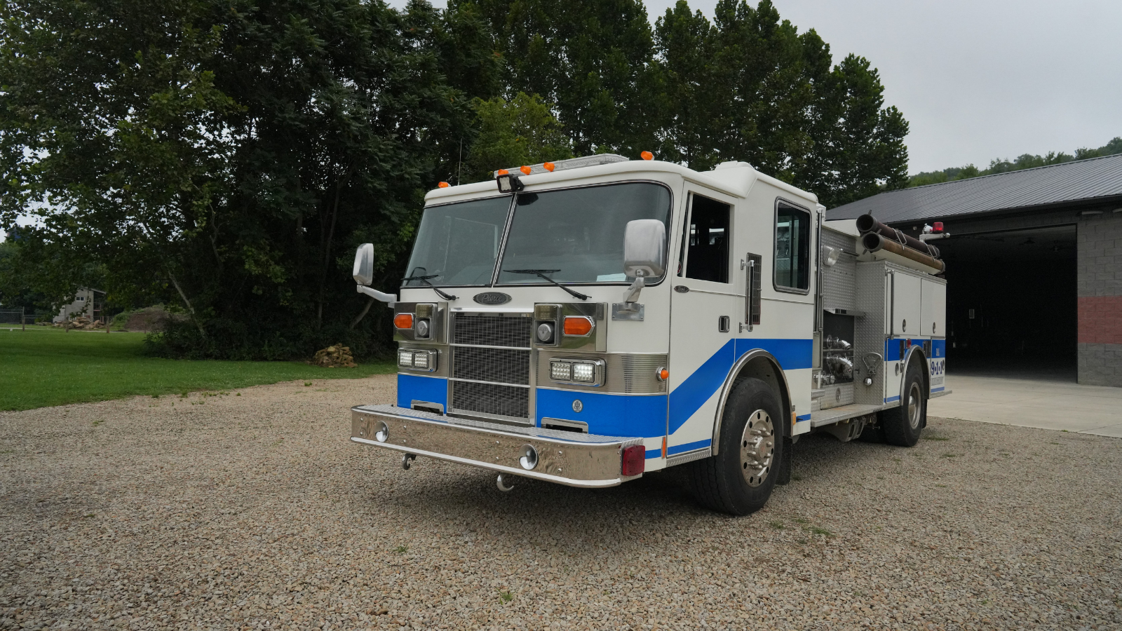 1993 Pierce Rear Door Dash Custom Pumper - image 3
