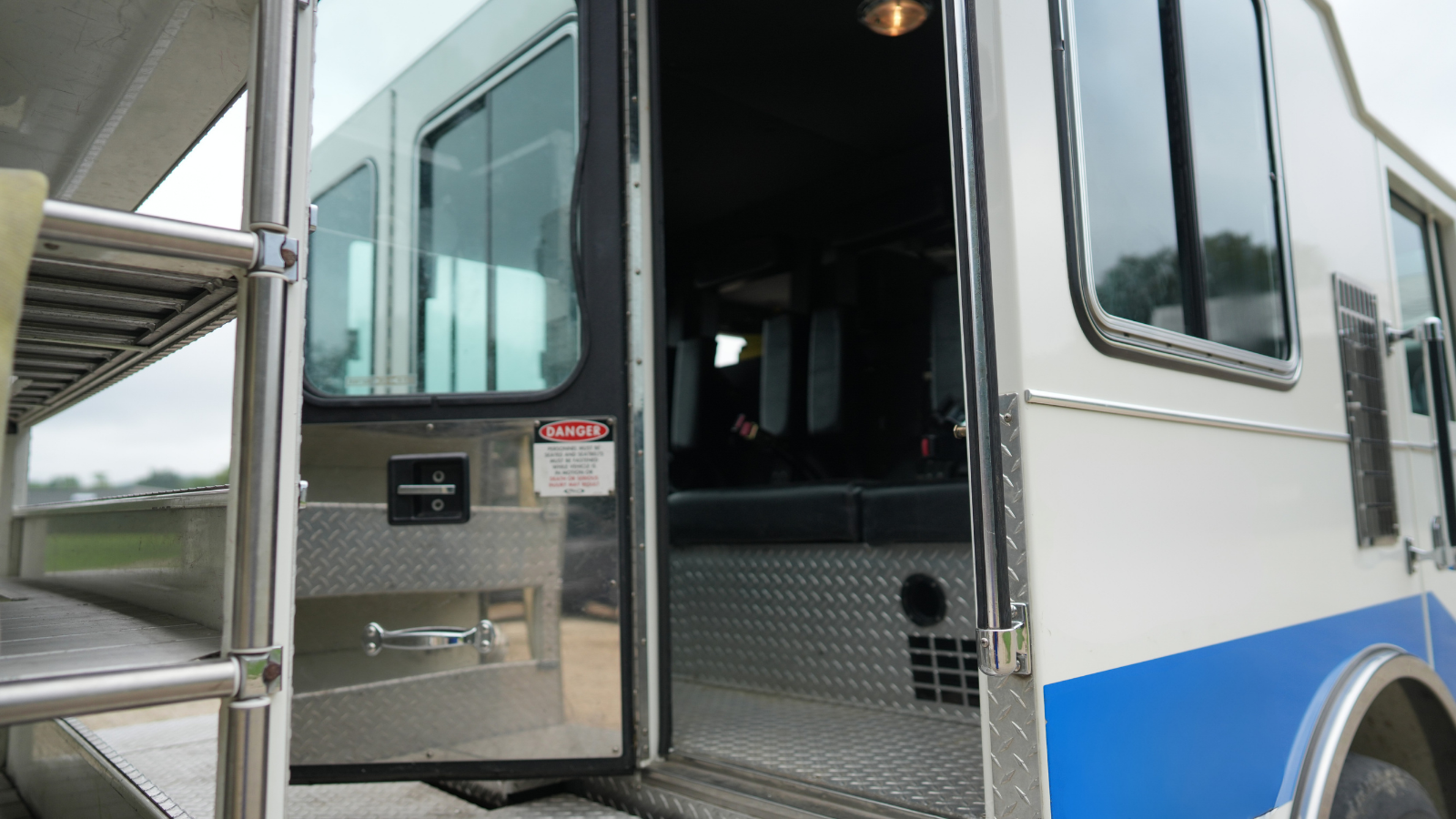 1993 Pierce Rear Door Dash Custom Pumper - image 49