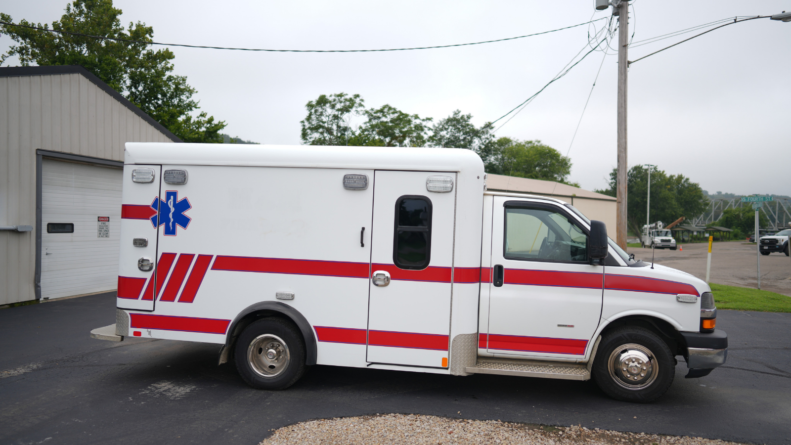 2014 Crestline Chevrolet Type III Ambulance - image 5