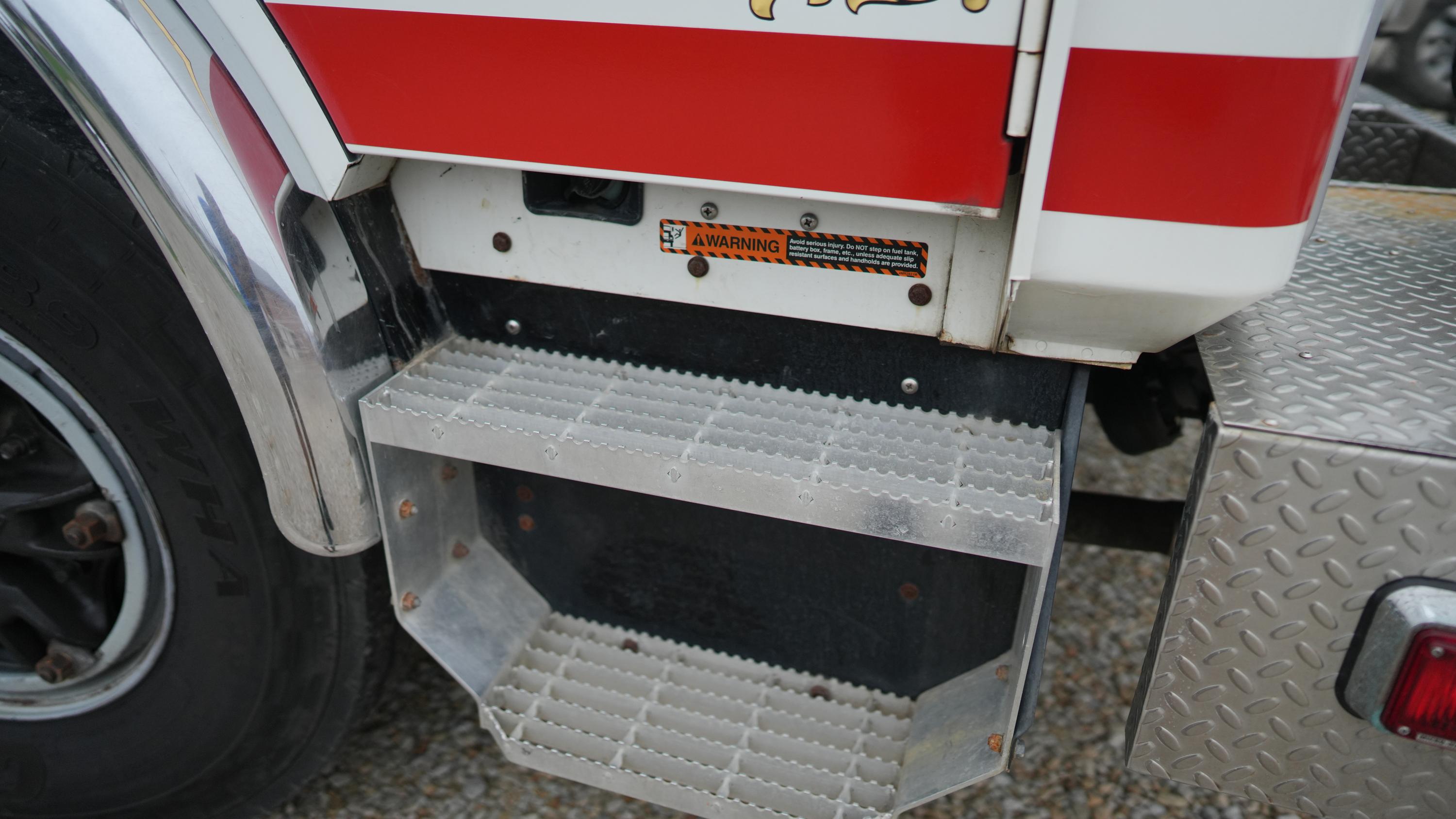 1996 S&S Mack Pumper Tanker - image 117