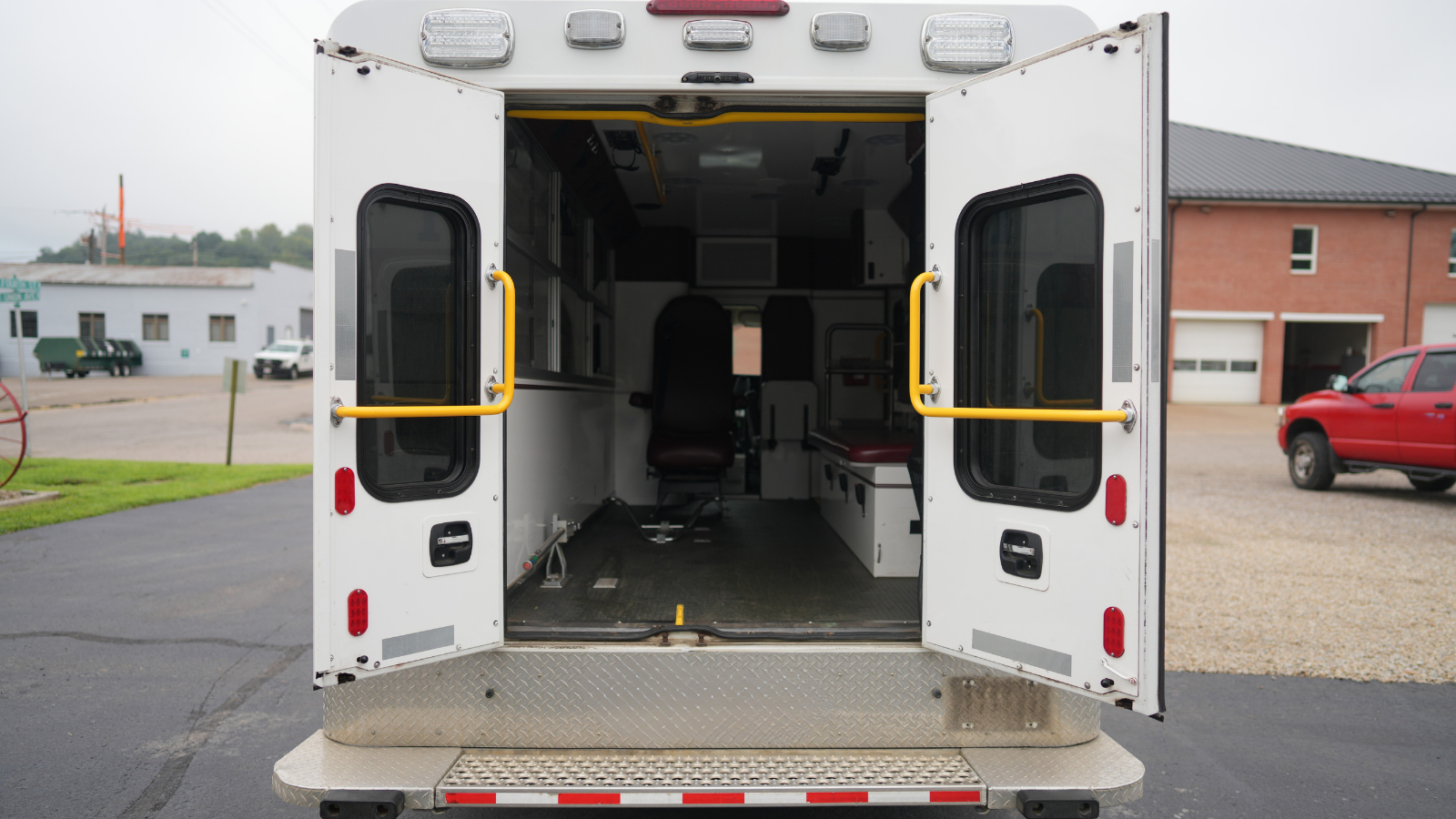 2014 Crestline Chevrolet Type III Ambulance - image 10