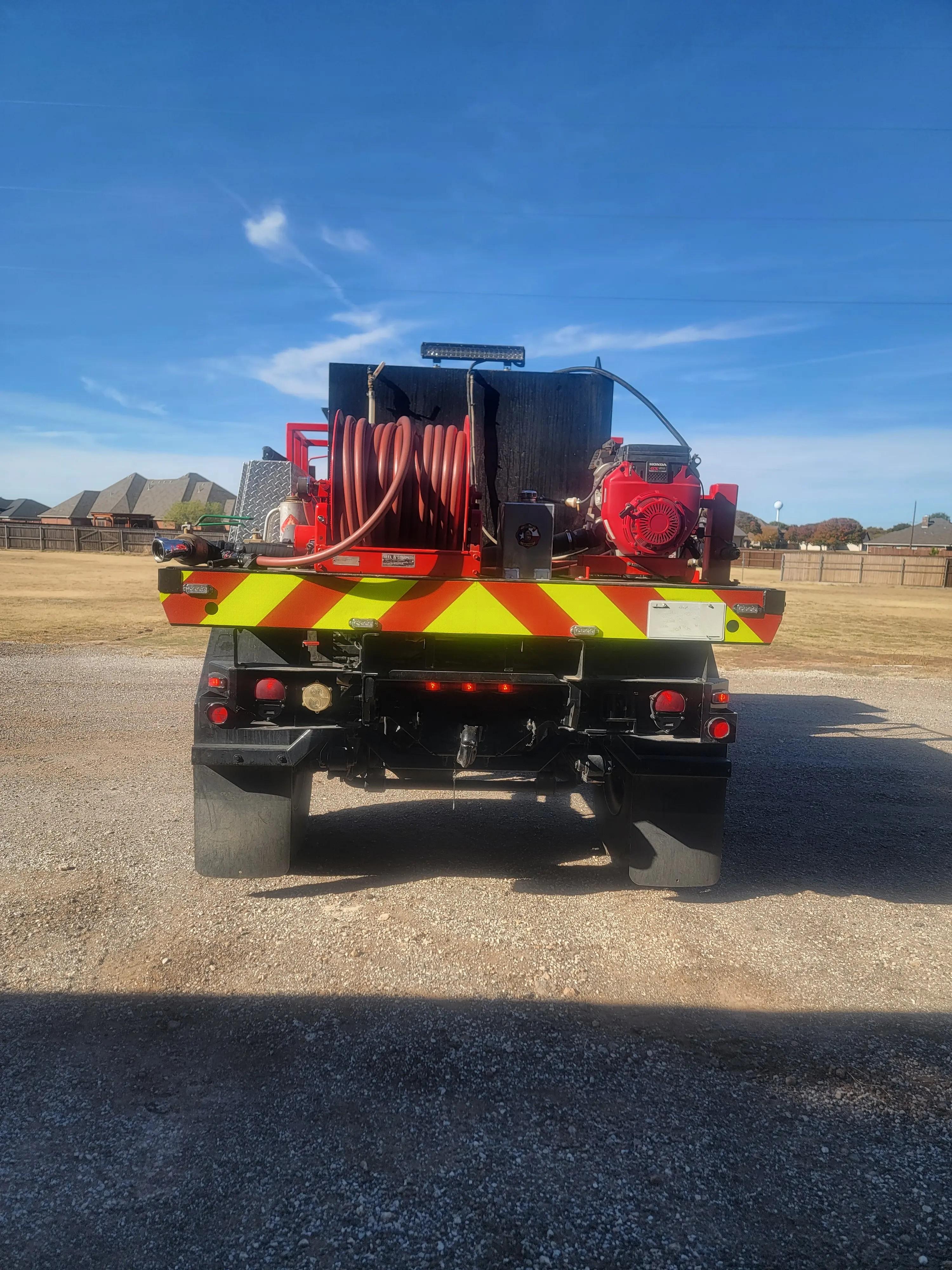 2002 S&S Flatbed/Cargo 4x4 Wildland Unit - image 3