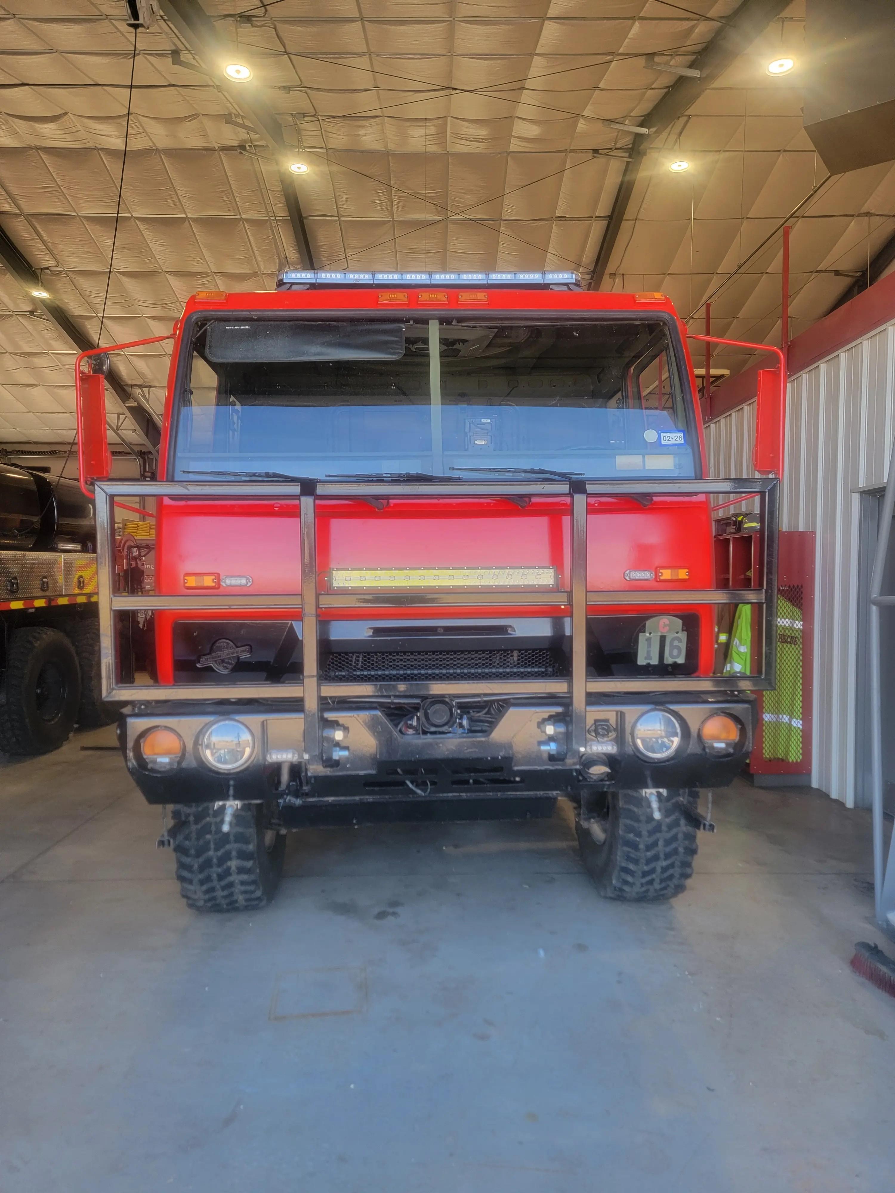 2002 S&S Flatbed/Cargo 4x4 Wildland Unit - image 2